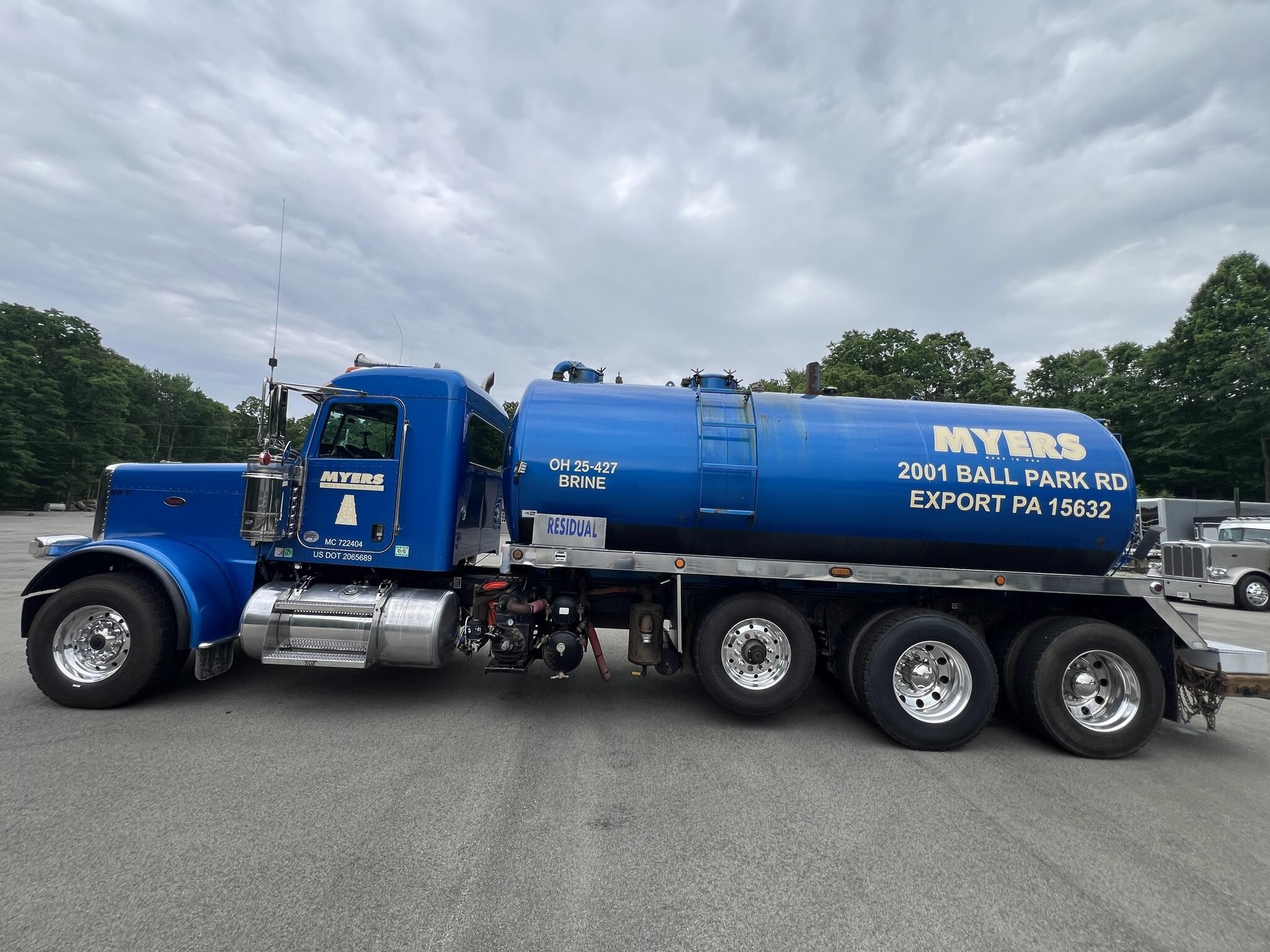 2016 PETERBILT 389 in Acme, PA