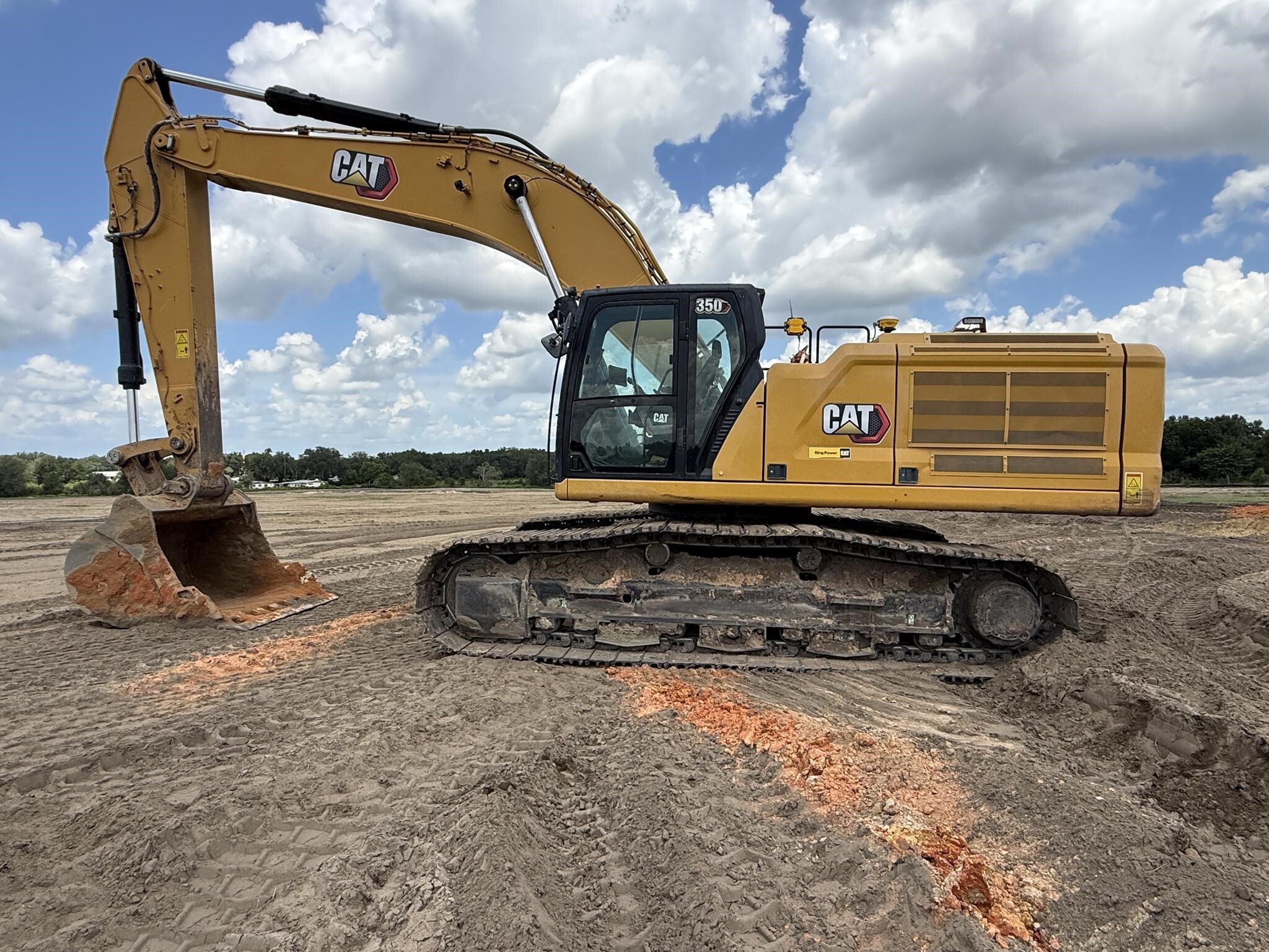2023 CATERPILLAR 350 in Longwood, FL