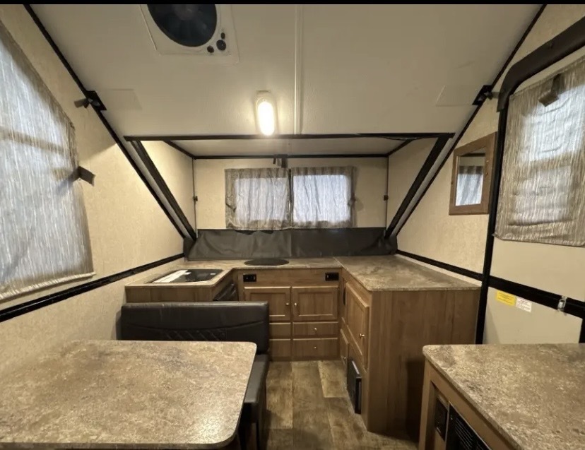 2018 Forest River ROCKWOOD HARD SIDE A215HW in new egypt NJ