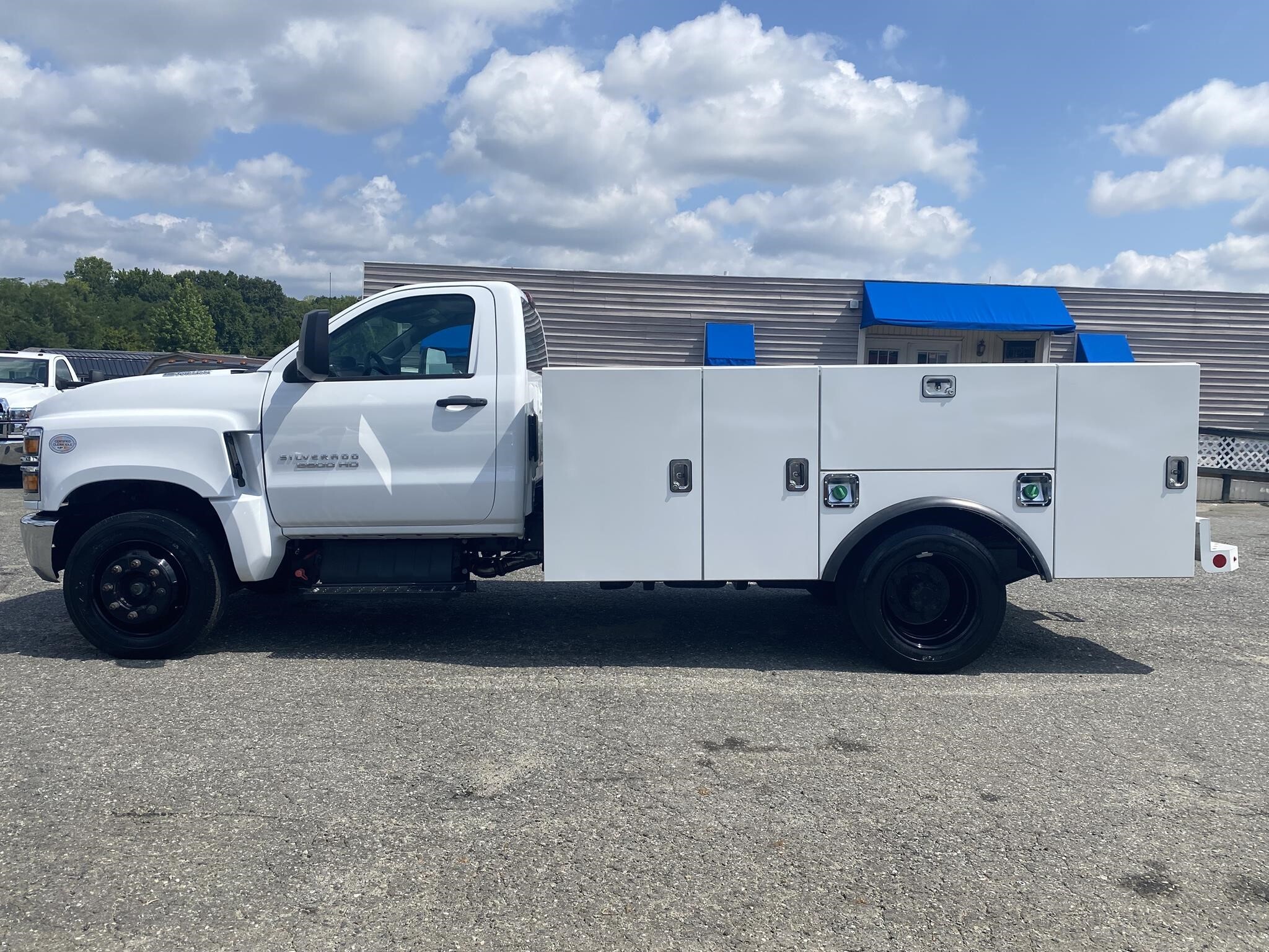 2024 CHEVROLET SILVERADO 5500HD in Greensboro, NC