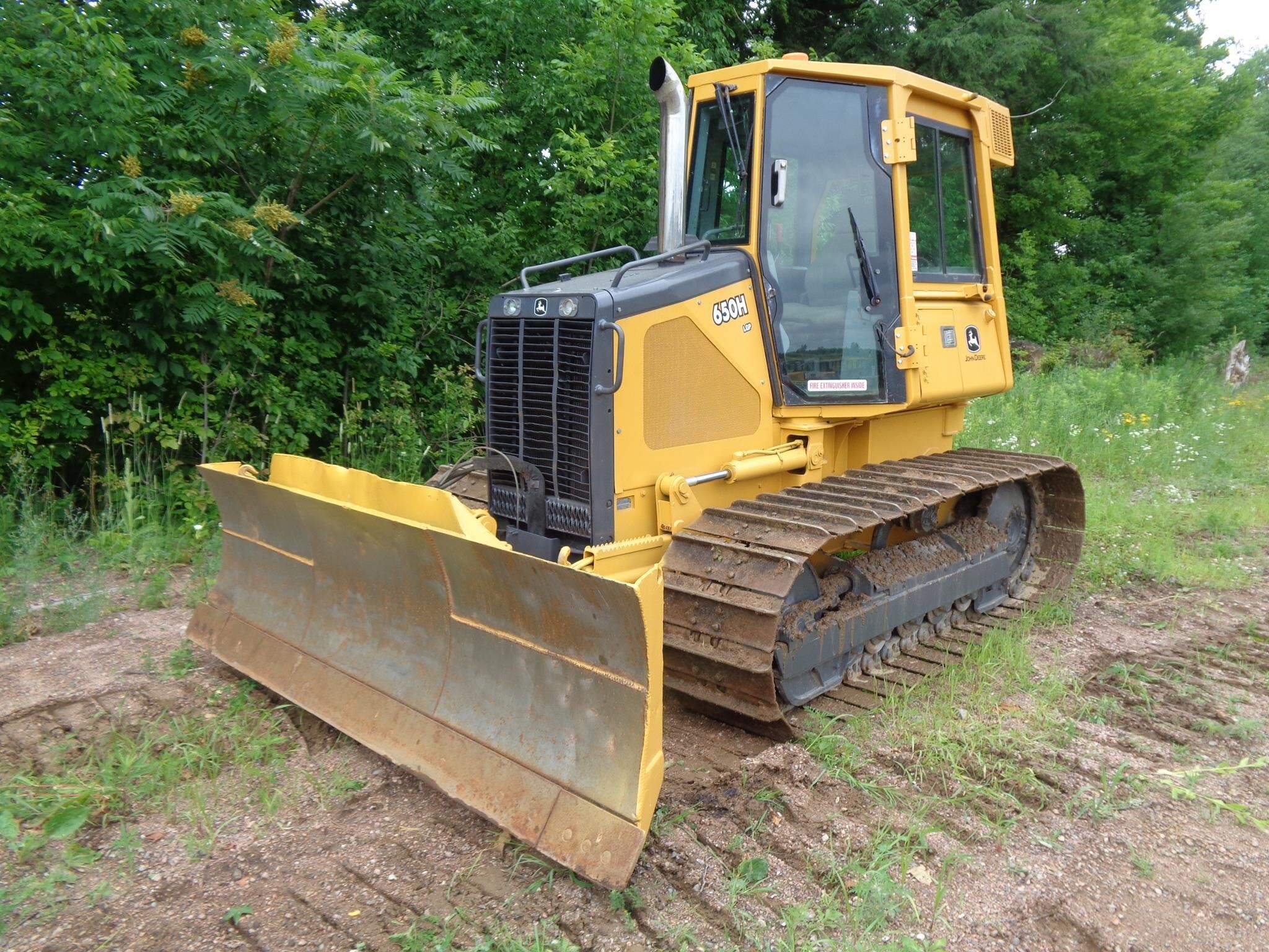 2000 DEERE 650H LGP in Wittenberg, WI