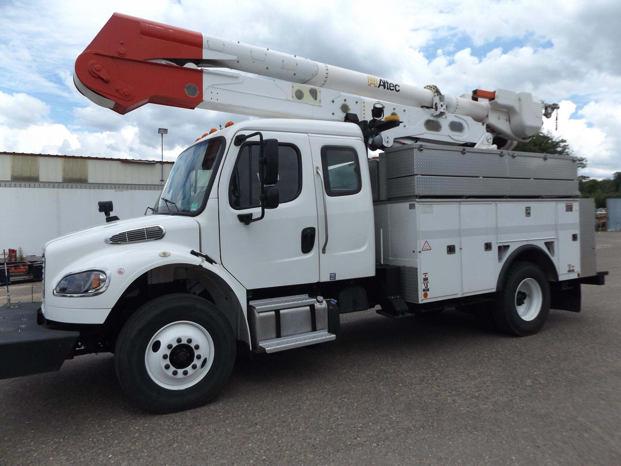 2017 FREIGHTLINER BUSINESS CLASS M2 106 in Harris, MN