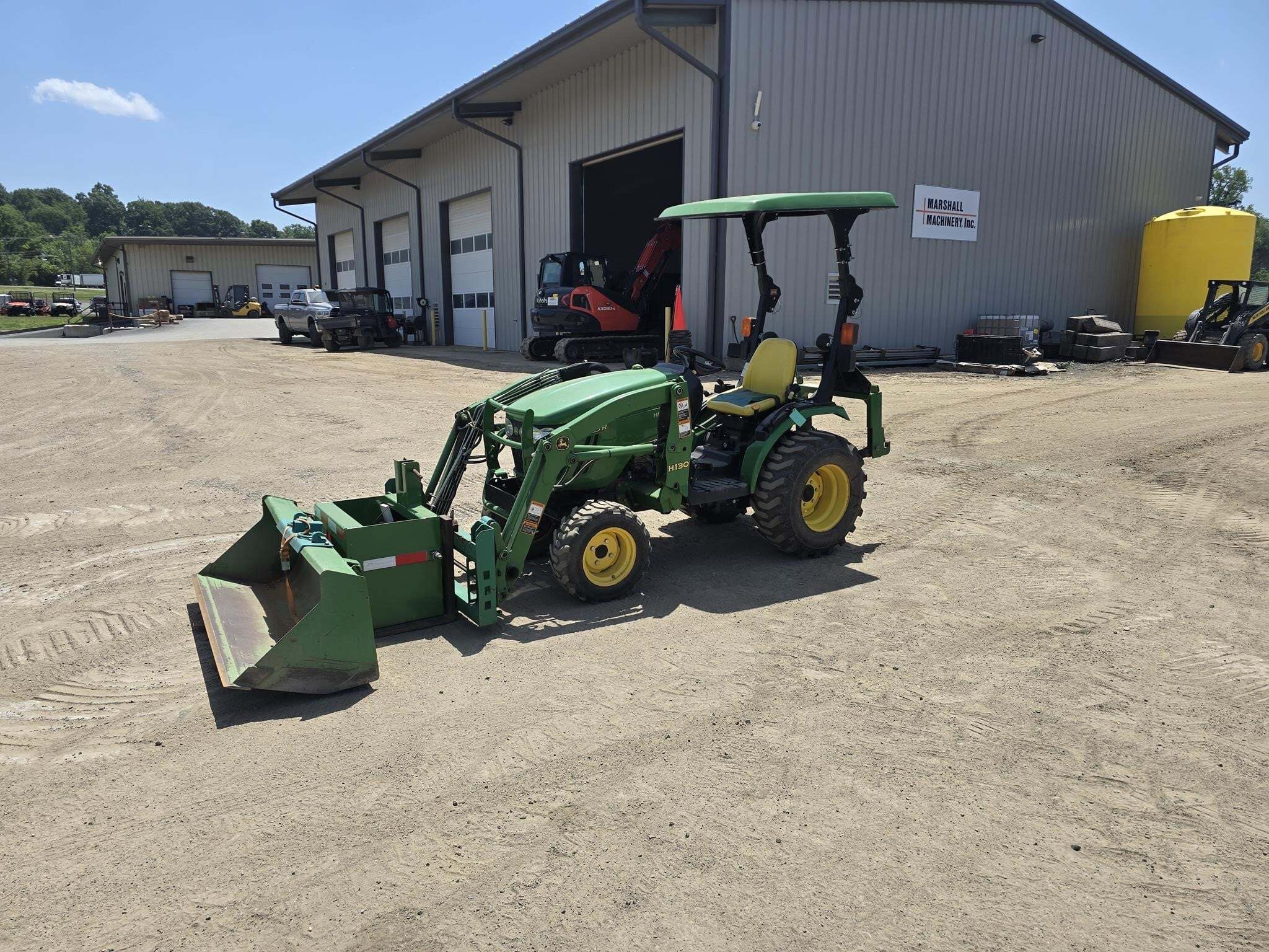 2015 JOHN DEERE 2025R in Middletown, NY