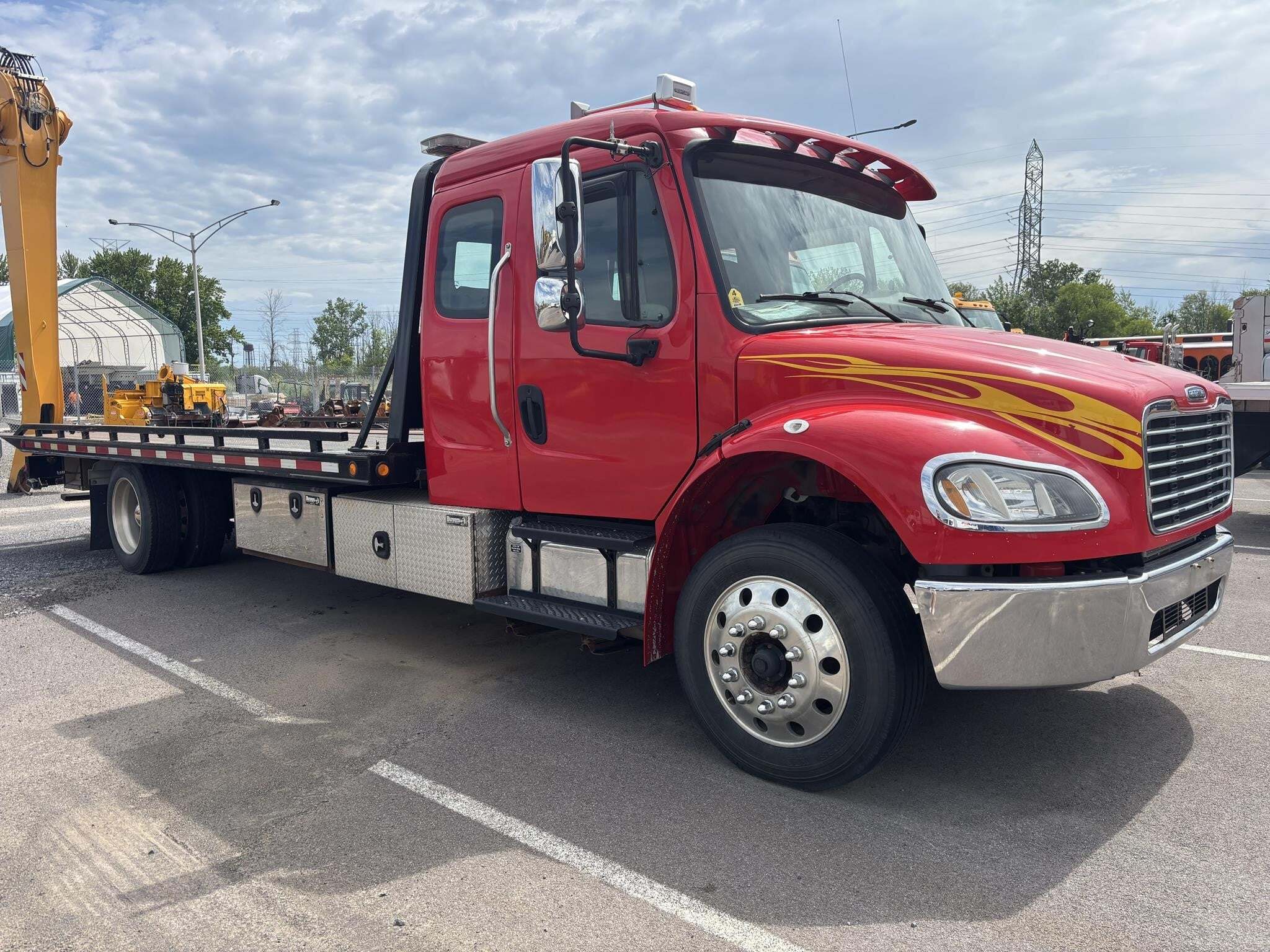 2018 FREIGHTLINER BUSINESS CLASS M2 106 in East Syracuse, NY