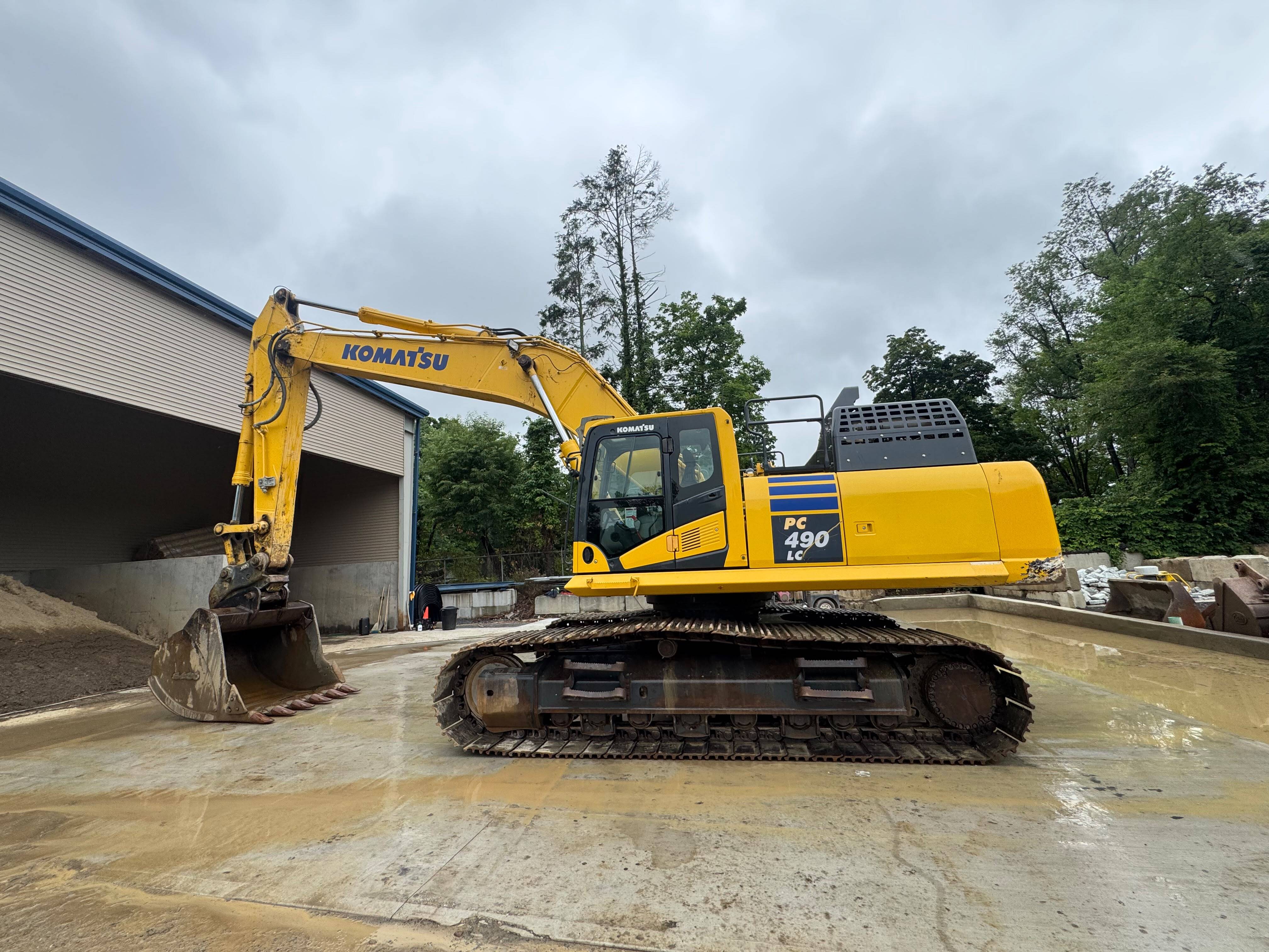 2021 KOMATSU PC490LC-11 in Monticello, NY