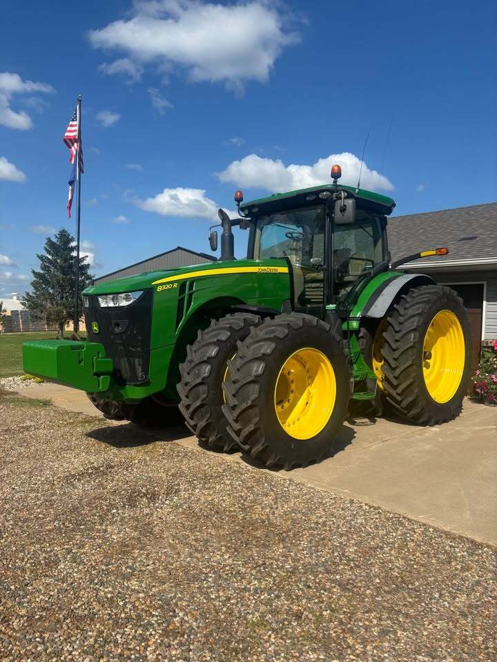 2014 JOHN DEERE 8320R in Grand Rapids, MI