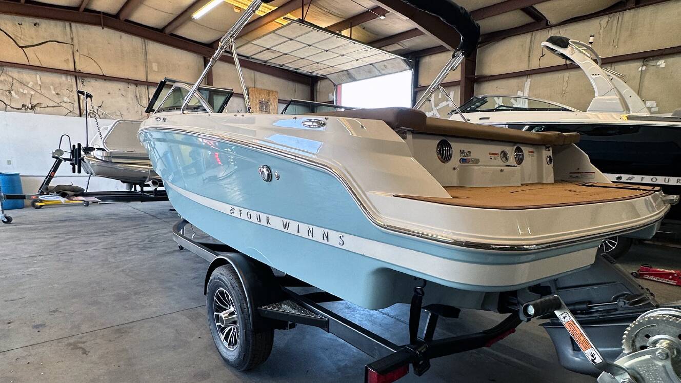 A photo of this 2027 Four Winns HD SERIES