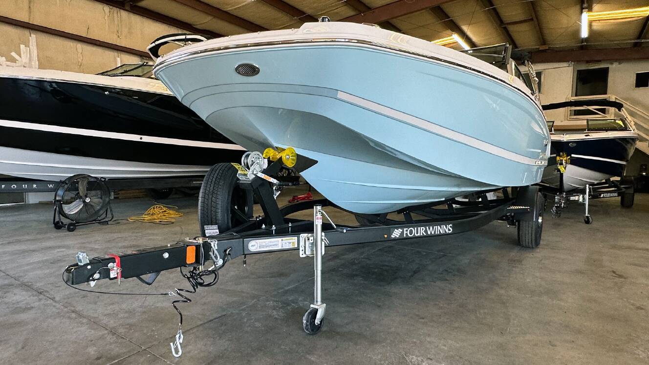 A photo of this 2027 Four Winns HD SERIES