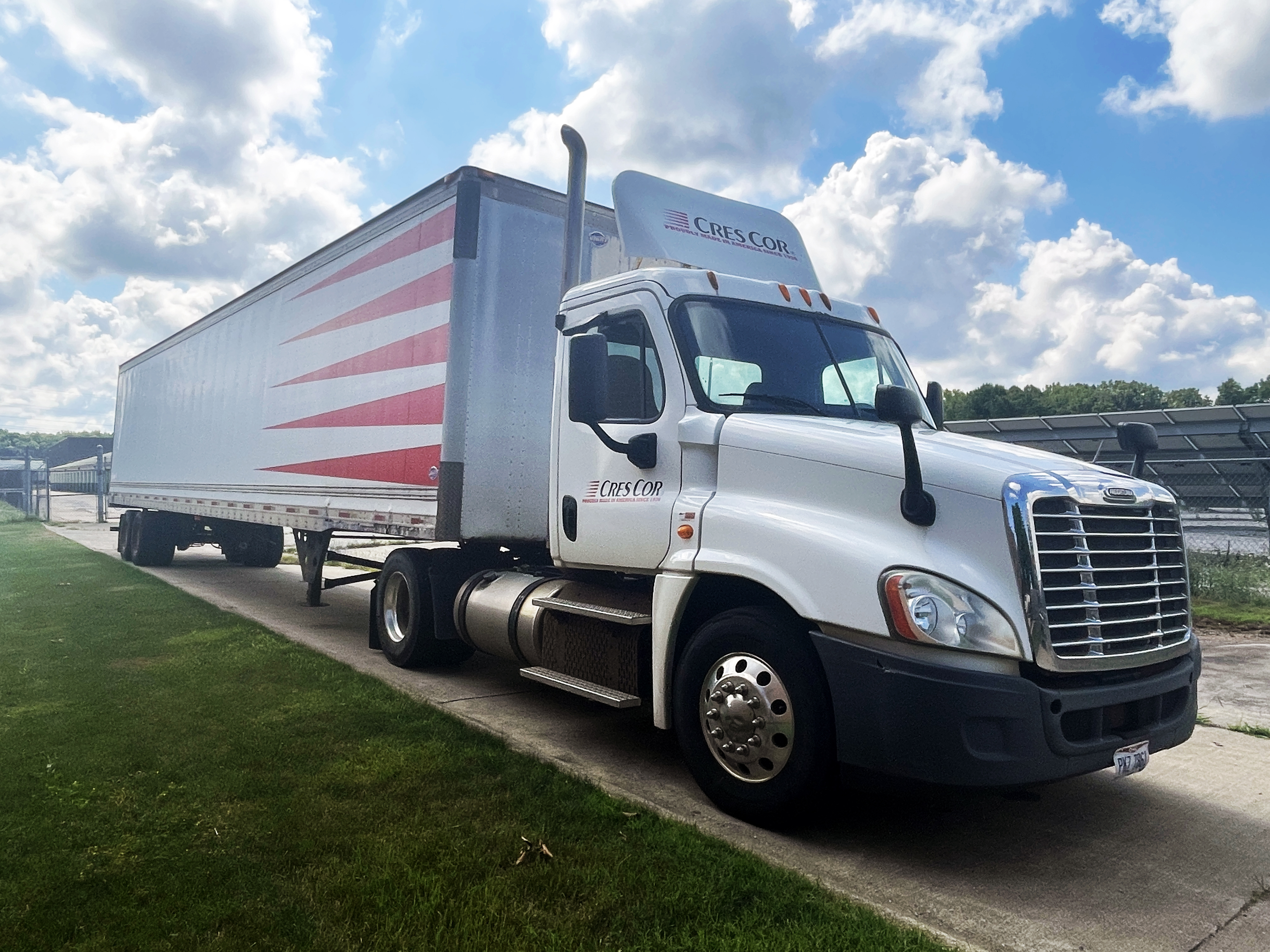 2013 FREIGHTLINER CASCADIA ST ST in Mentor, OH