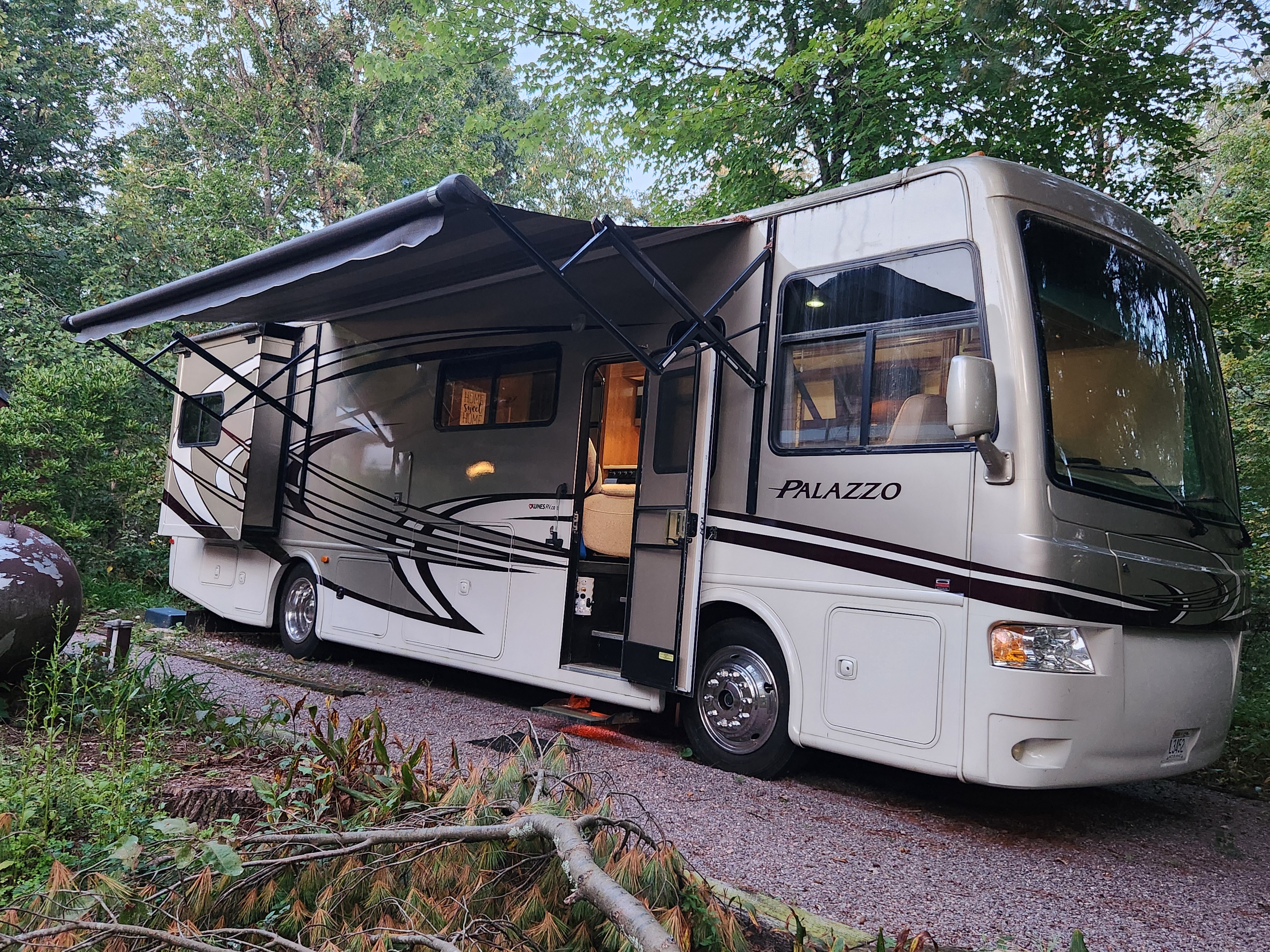 2013 Thor Motor Coach PALAZZO 35 1 RV