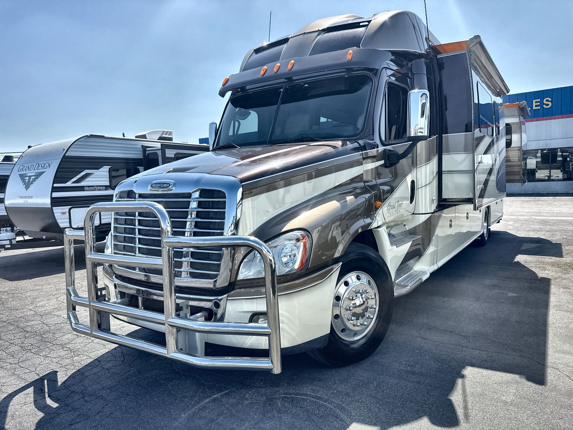 2013 Dynamax Corp GRAND SPORT ULTRA  in santa fe springs CA