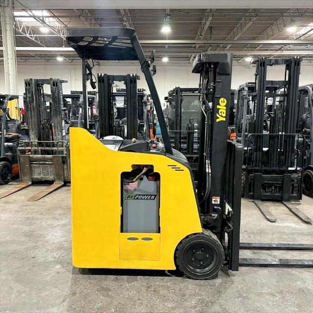 2022 YALE ESC030AD in Euclid, OH