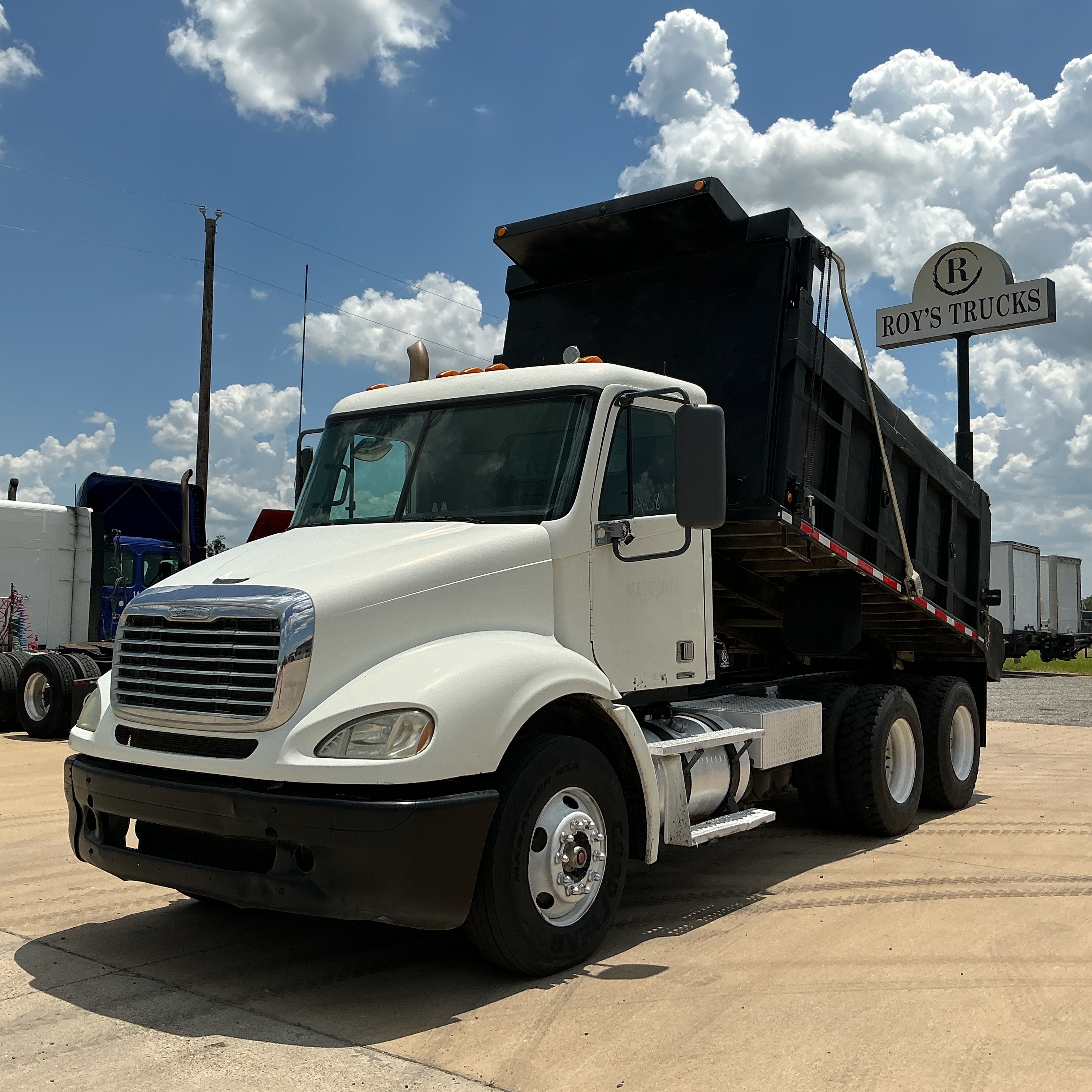 2008 FREIGHTLINER Columbia in Caddo Mills, TX