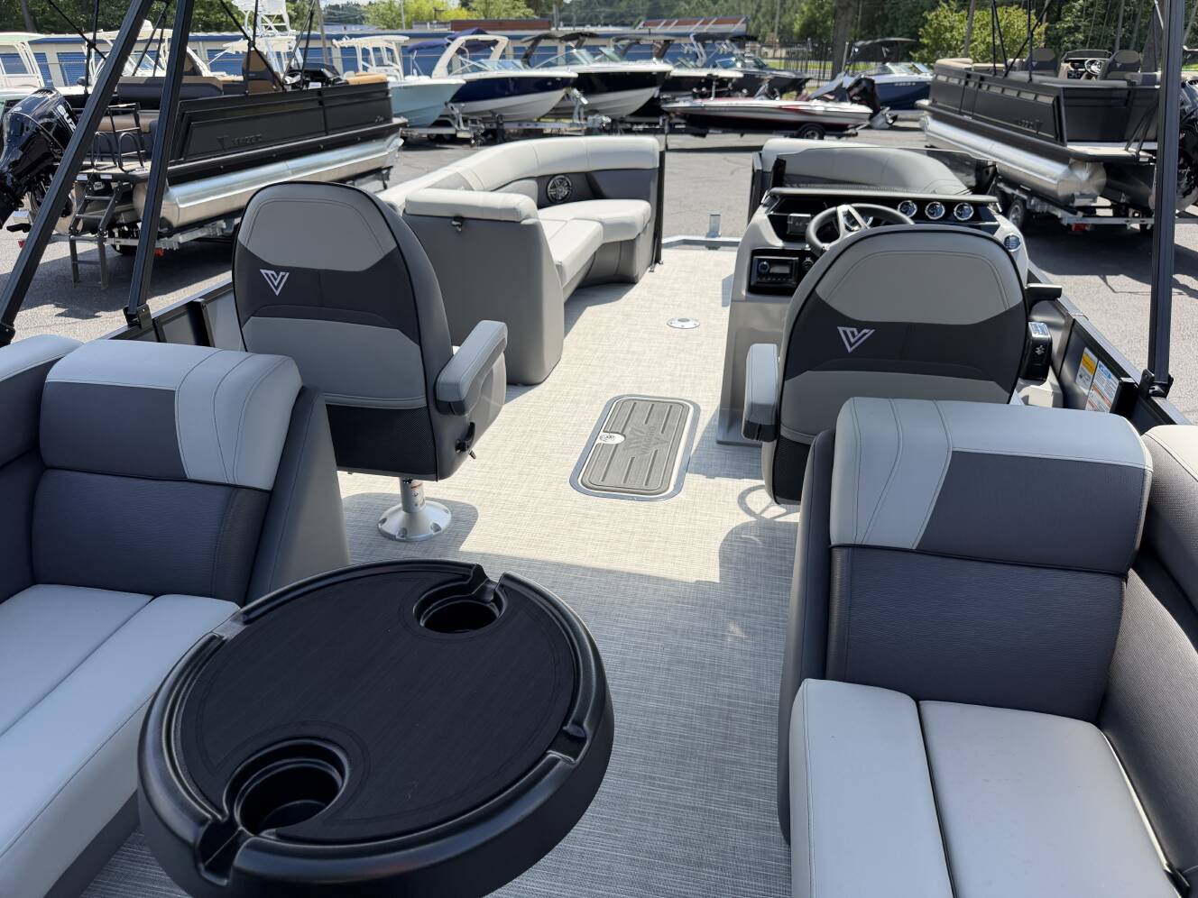 A photo of this 2027 Viaggio Lago V-22U