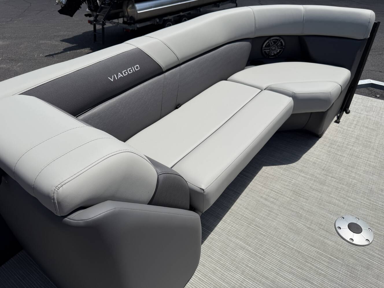 A photo of this 2027 Viaggio Lago V-22U