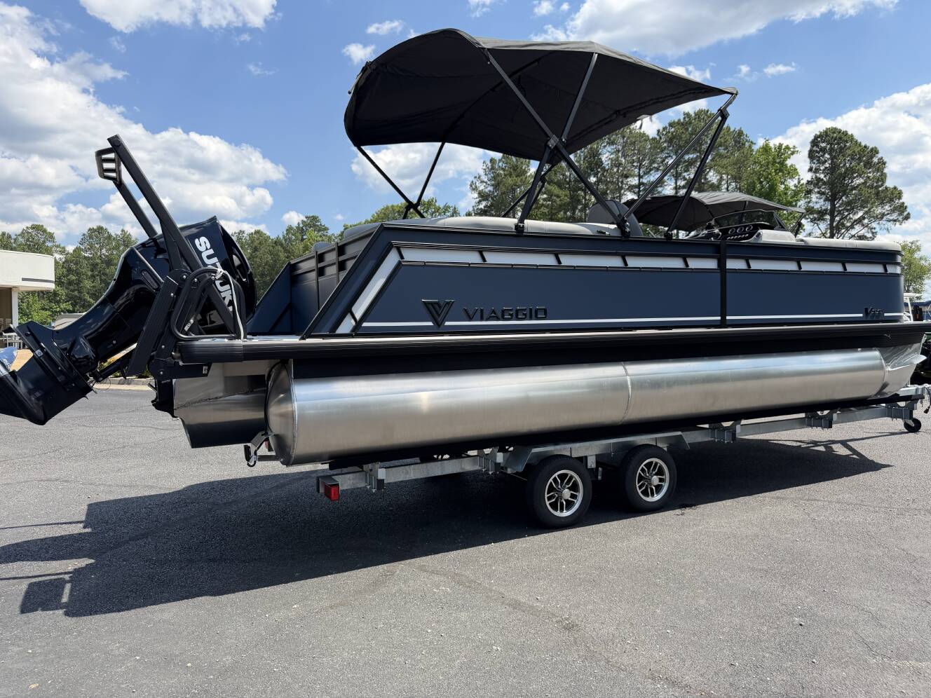 A photo of this 2027 Viaggio Lago V-22U