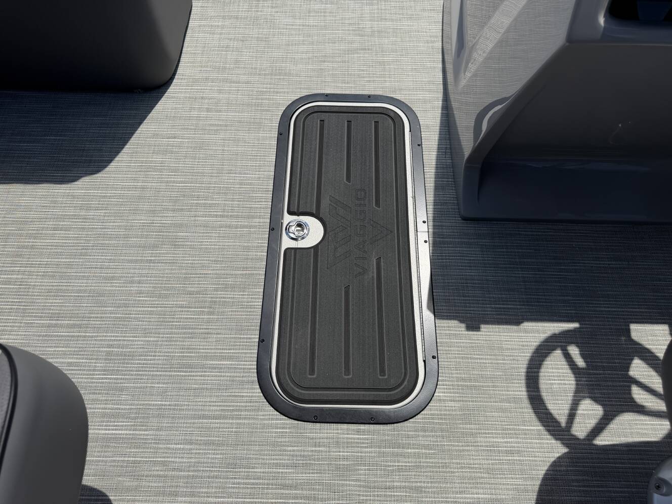 A photo of this 2027 Viaggio Lago V-22U