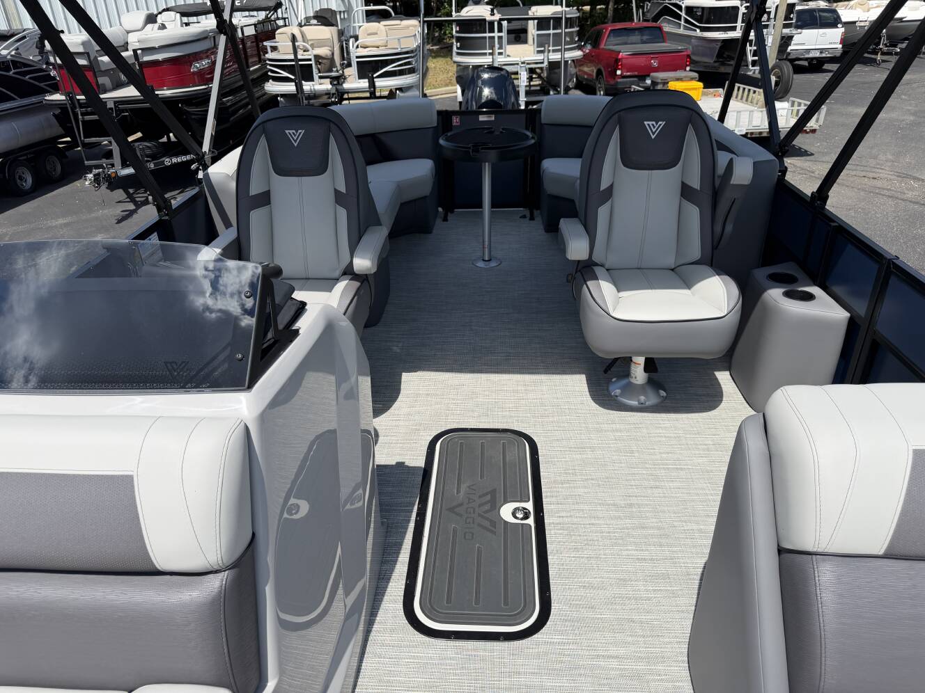 A photo of this 2027 Viaggio Lago V-22U