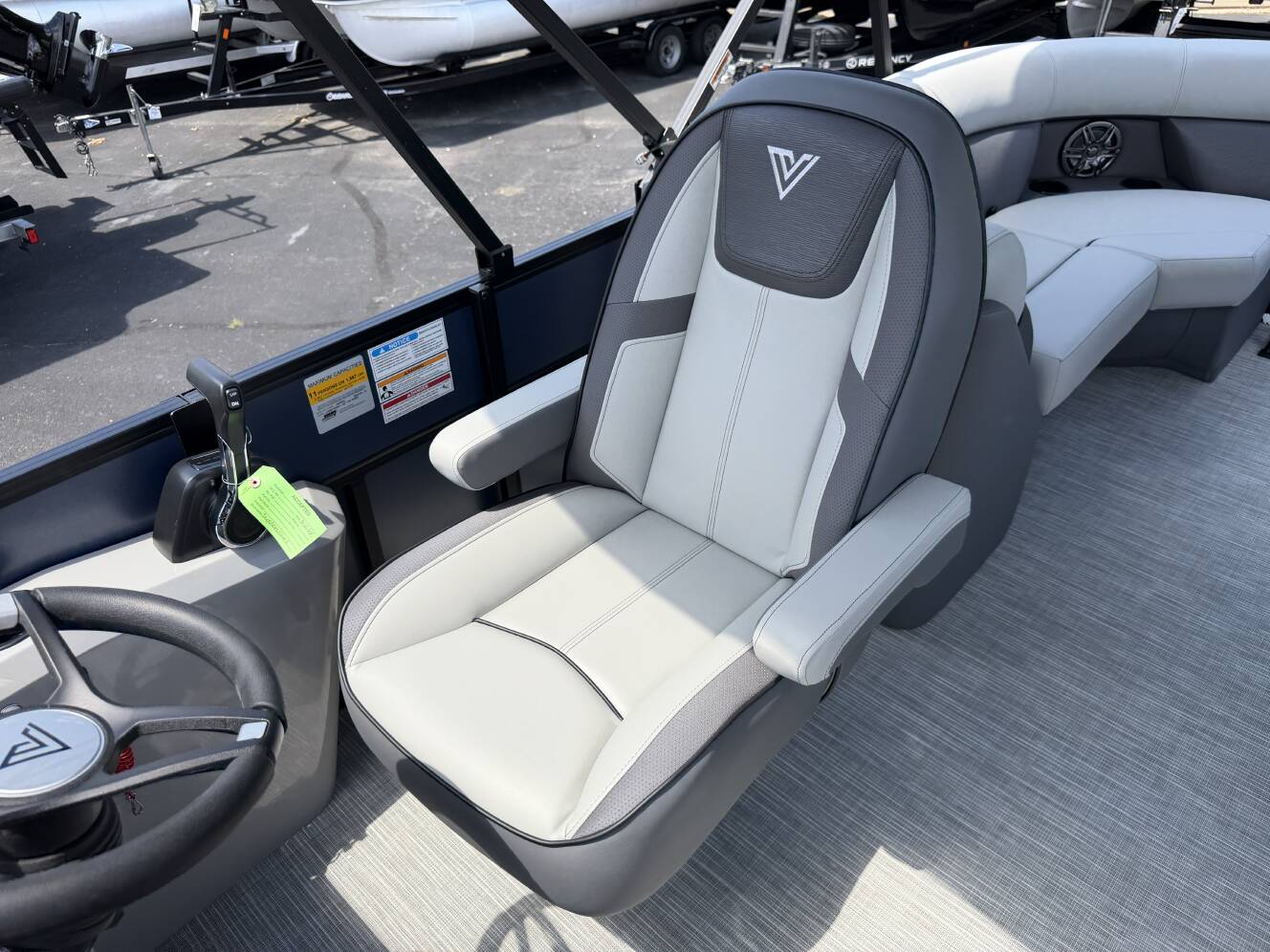 A photo of this 2027 Viaggio Lago V-22U