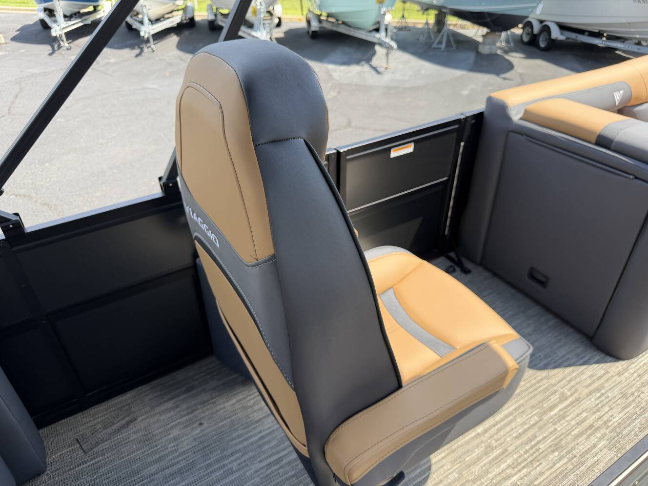 A photo of this 2027 Viaggio Lago X-22S