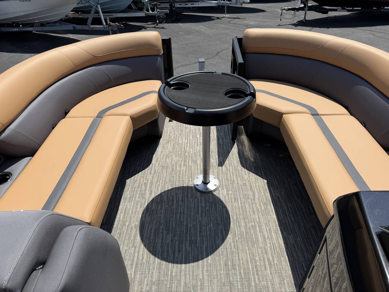 A photo of this 2027 Viaggio Lago X-22S