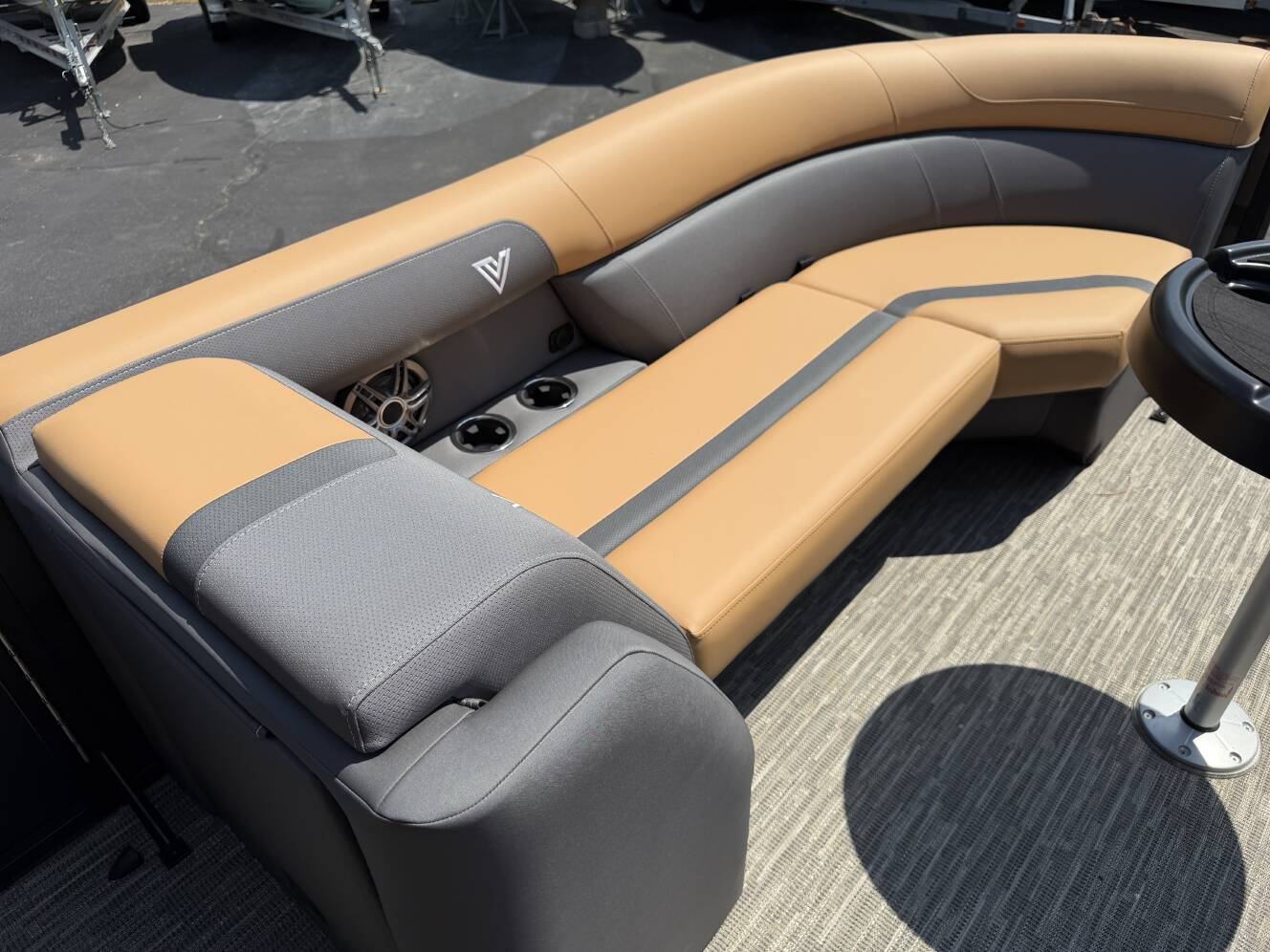 A photo of this 2027 Viaggio Lago X-22S