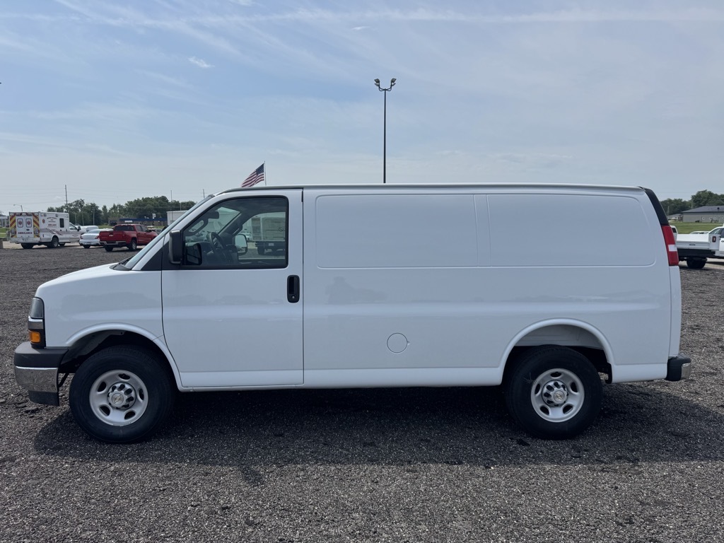 2026 CHEVROLET EXPRESS G2500 in Washington, IL