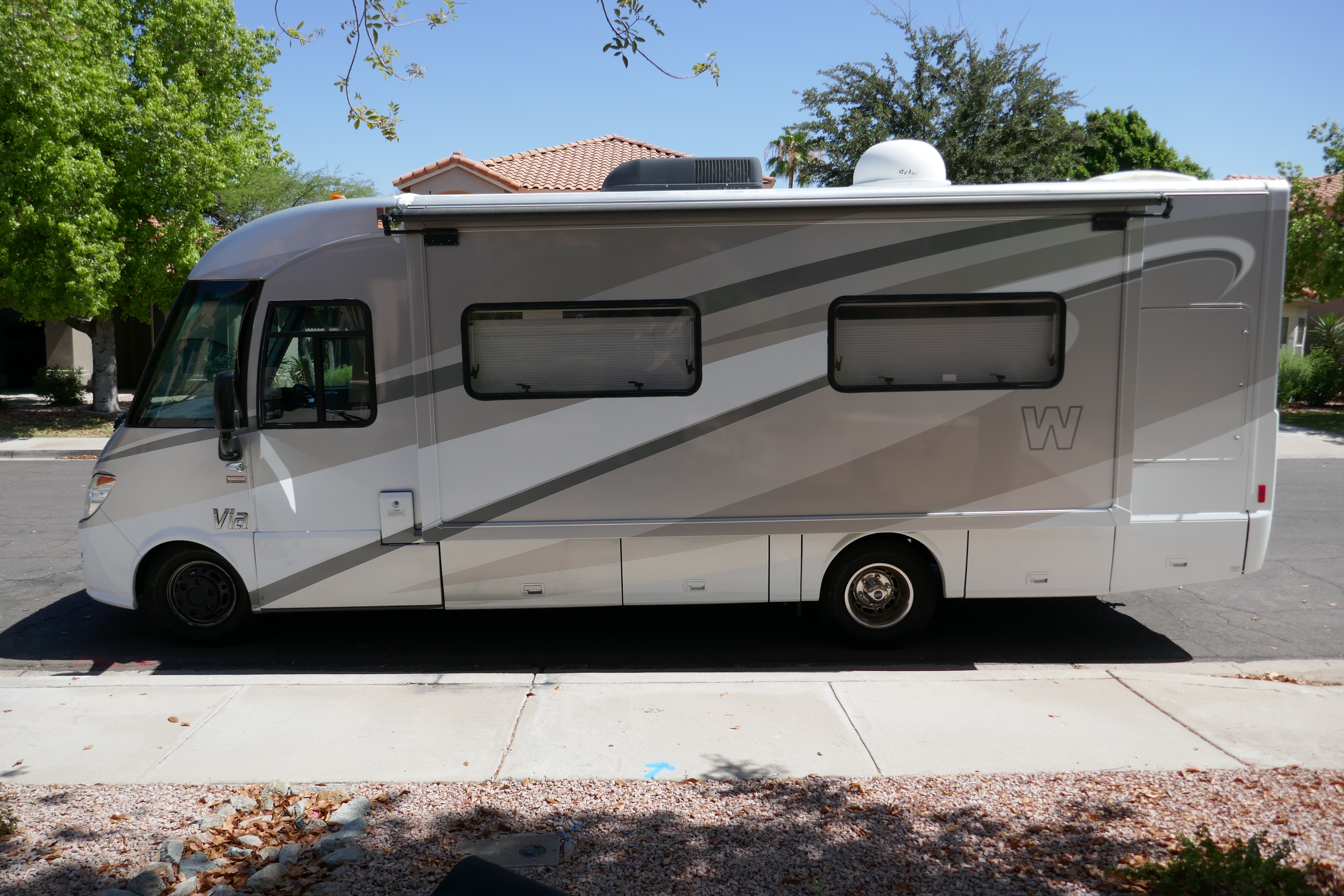 2010 Winnebago VIA 25R RV