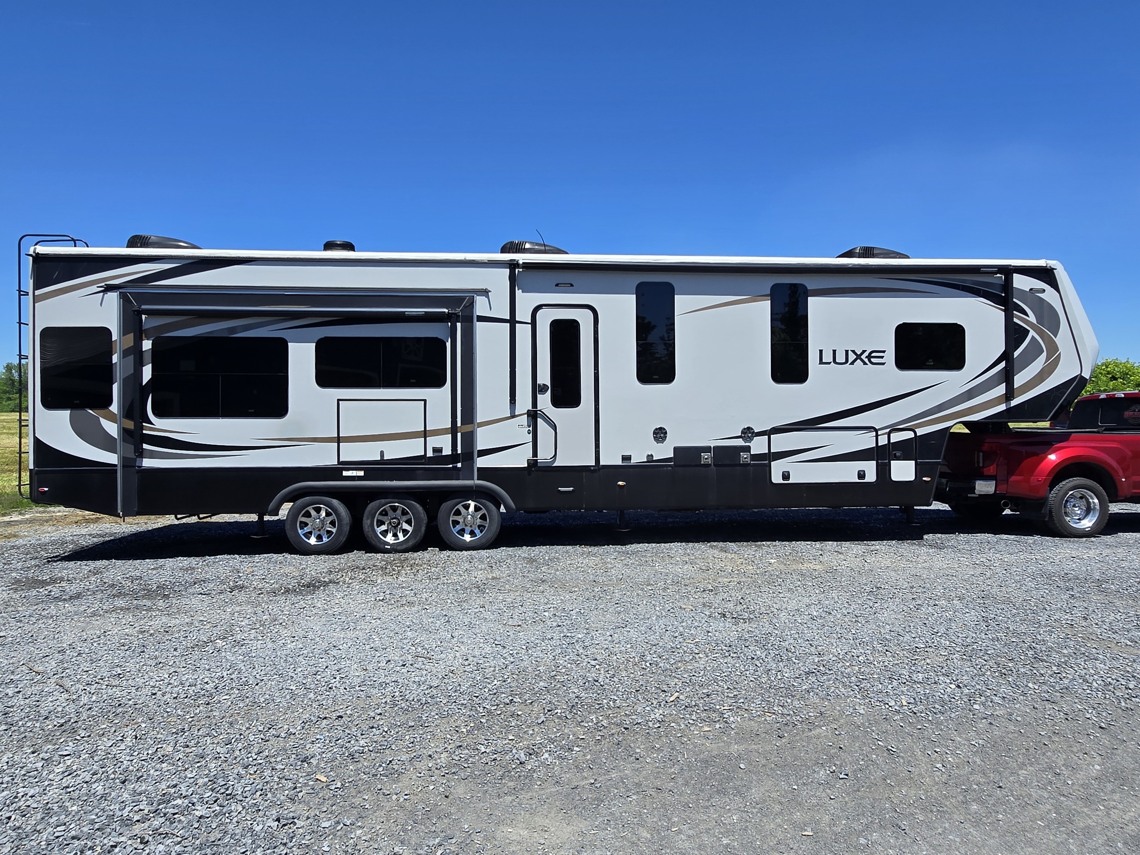 2018 Luxe GOLD 41GMD in selkirk NY