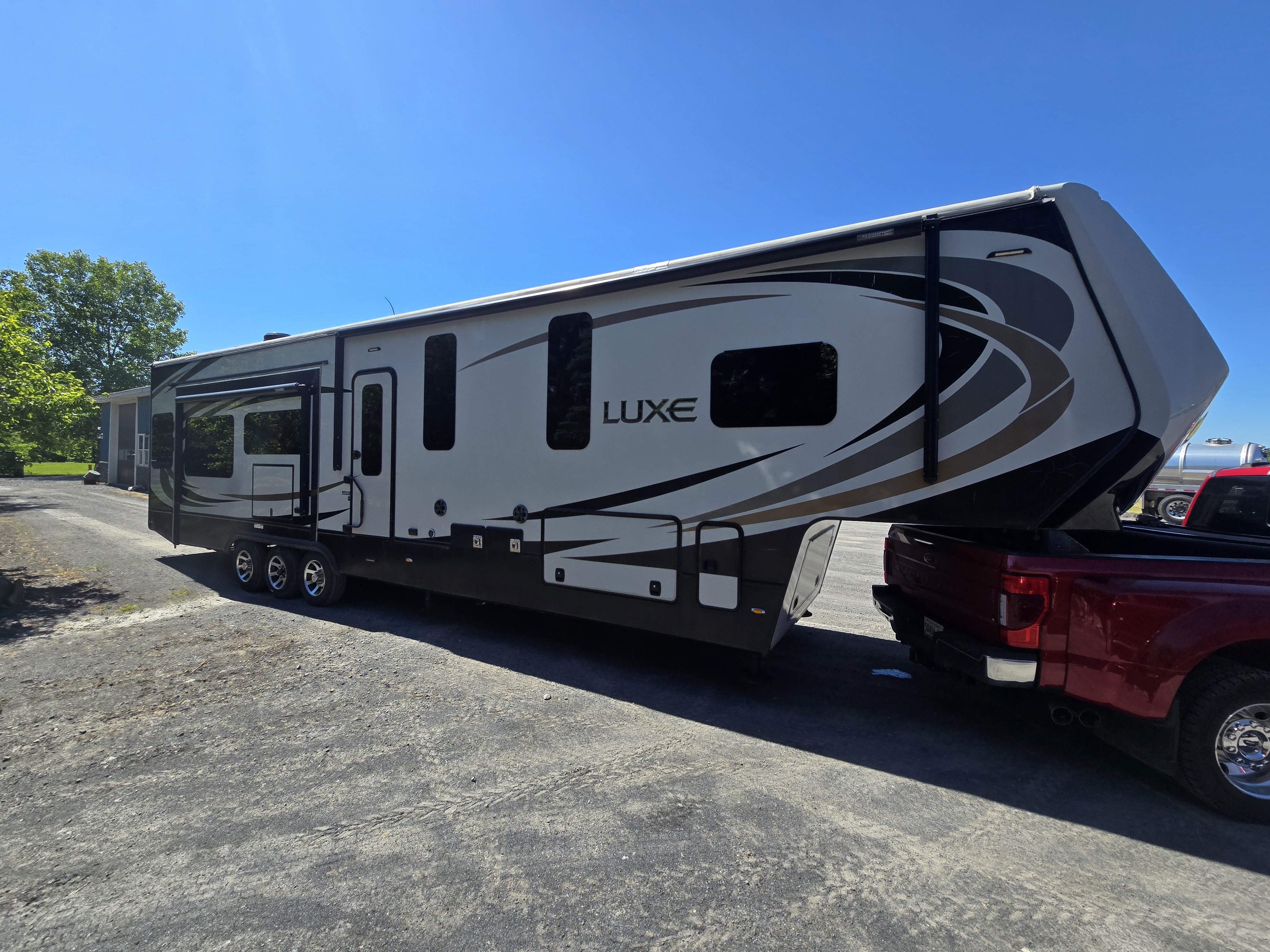 2018 Luxe GOLD 41GMD RV