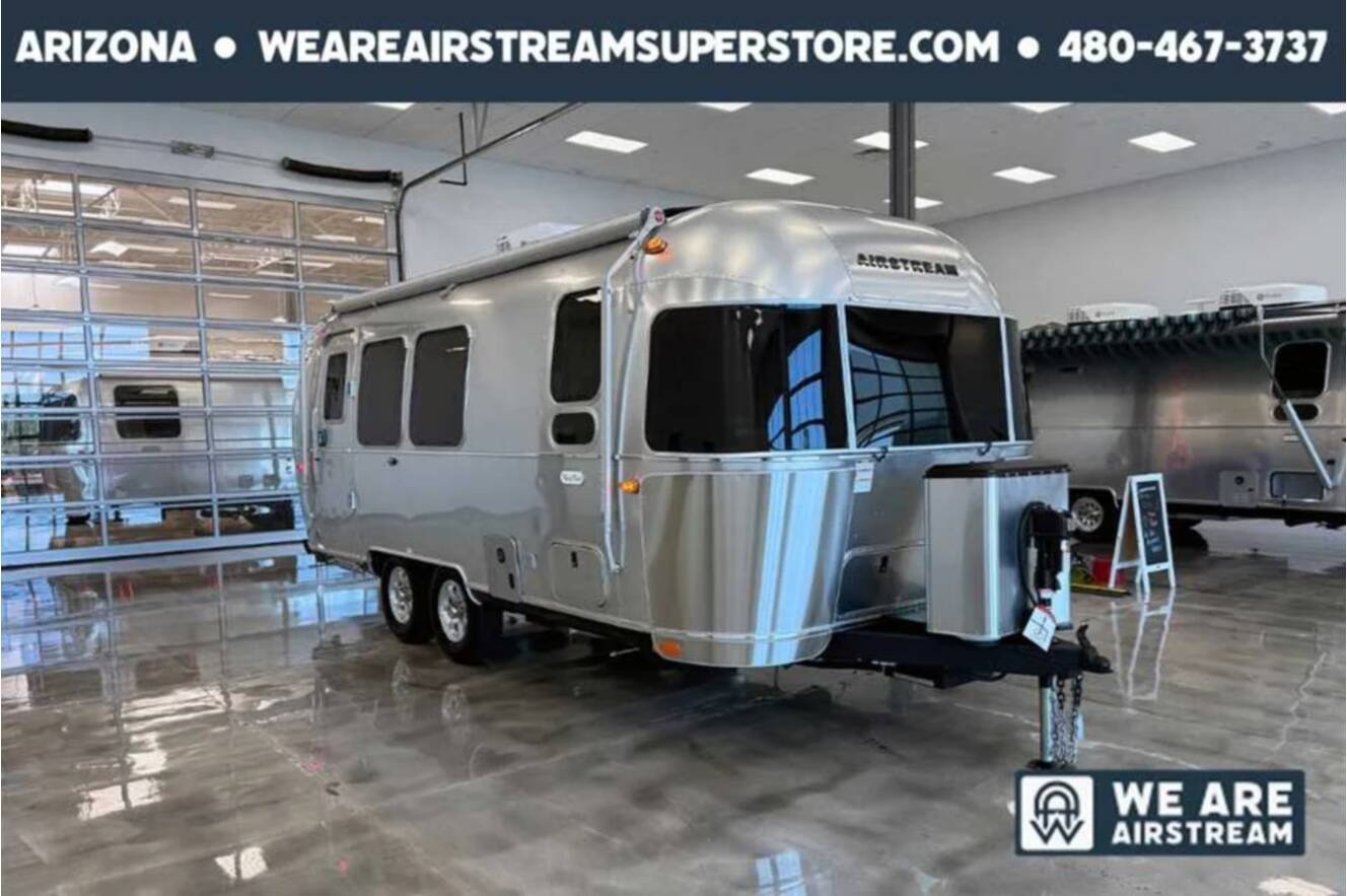 A photo of this 2026 Airstream FLYING CLOUD 23FBT