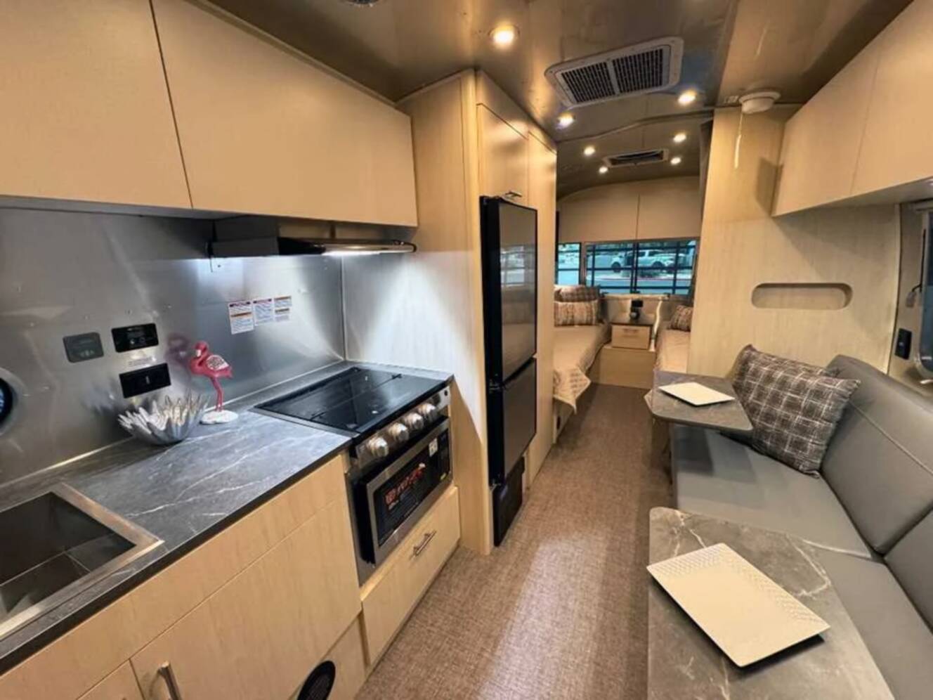 A photo of this 2026 Airstream FLYING CLOUD 23FBT
