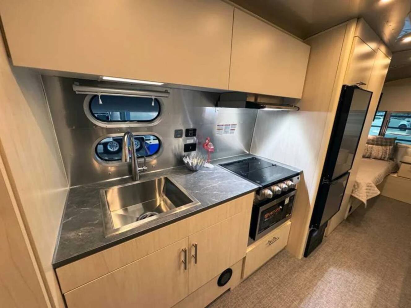 A photo of this 2026 Airstream FLYING CLOUD 23FBT