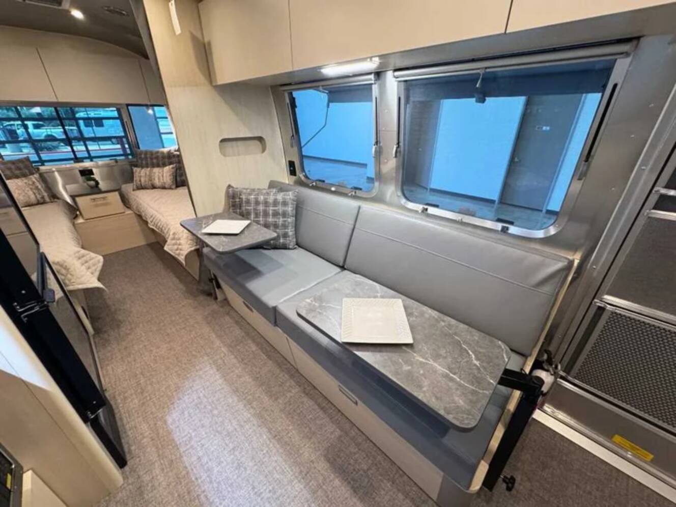 A photo of this 2026 Airstream FLYING CLOUD 23FBT