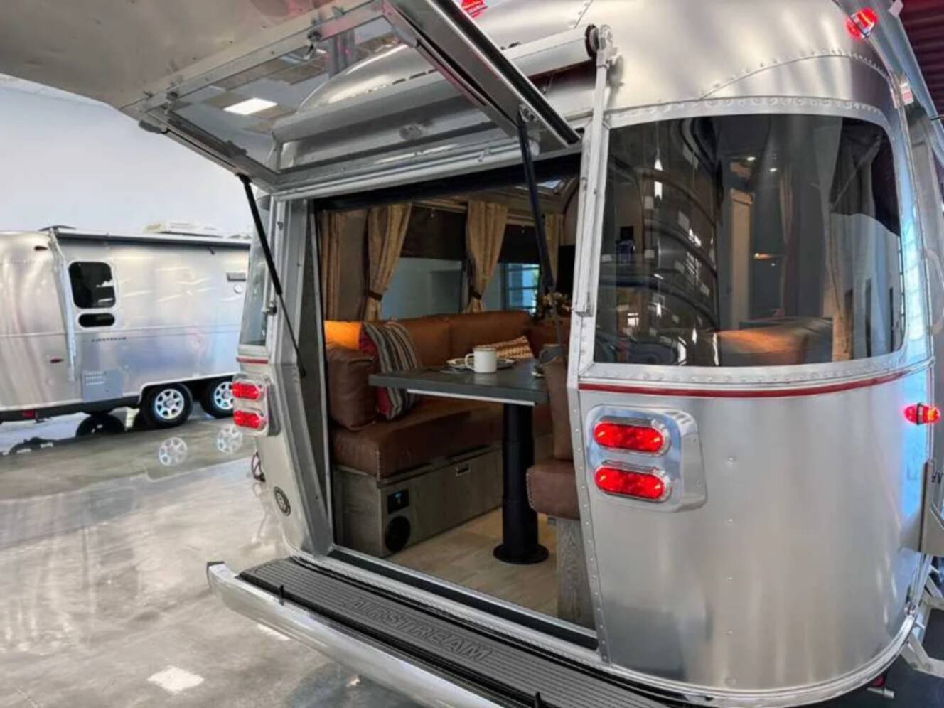 A photo of this 2026 Airstream STETSON 6666 27FBQ HATCH
