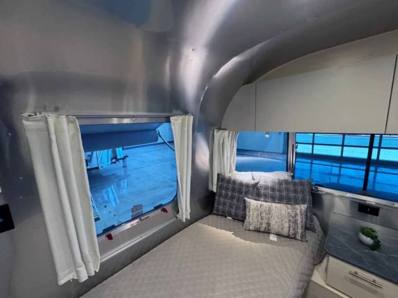 A photo of this 2026 Airstream FLYING CLOUD 23FBT