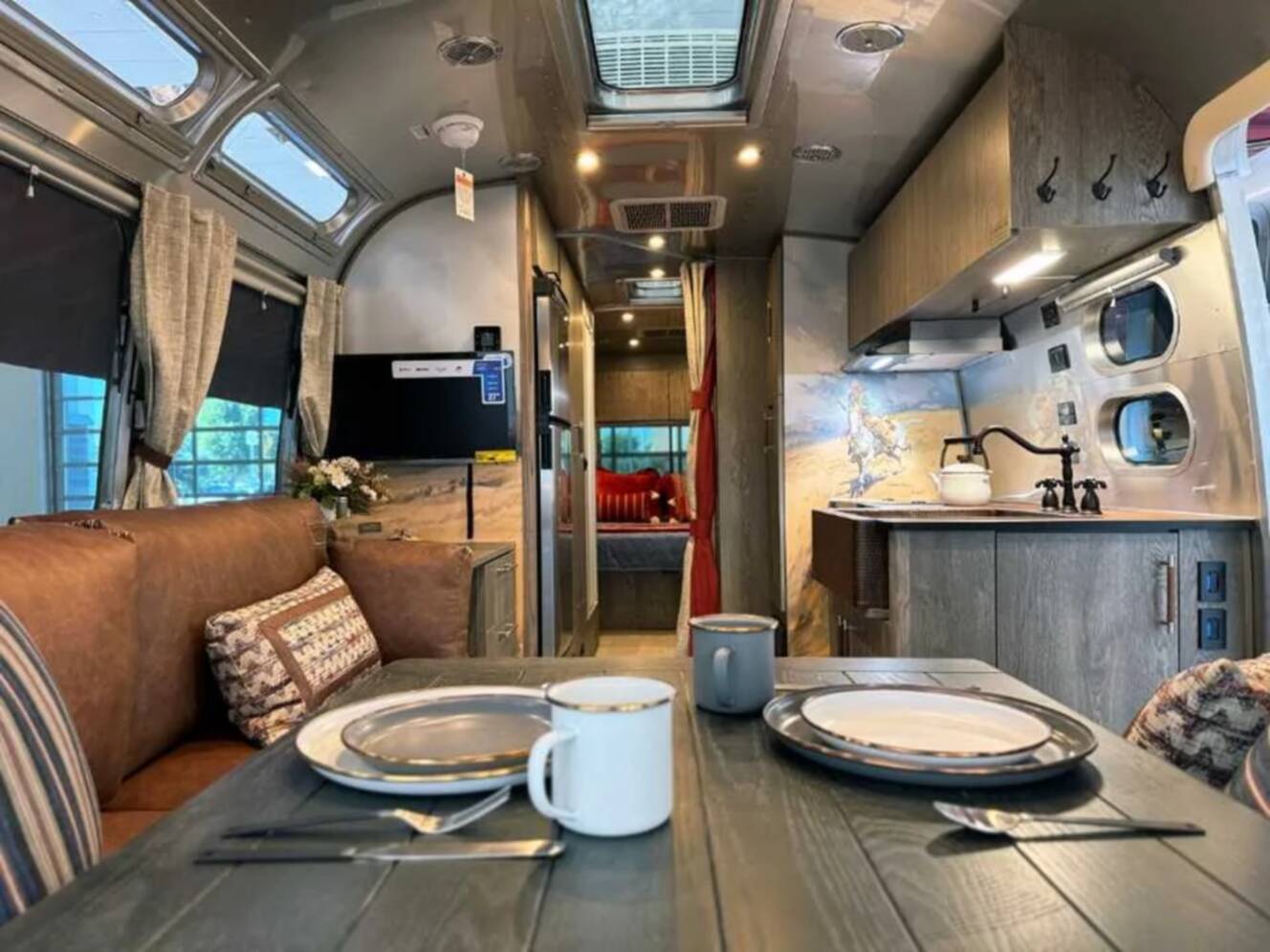 A photo of this 2026 Airstream STETSON 6666 27FBQ HATCH