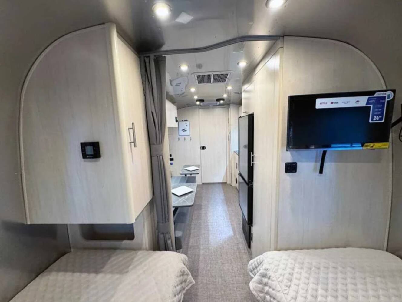A photo of this 2026 Airstream FLYING CLOUD 23FBT