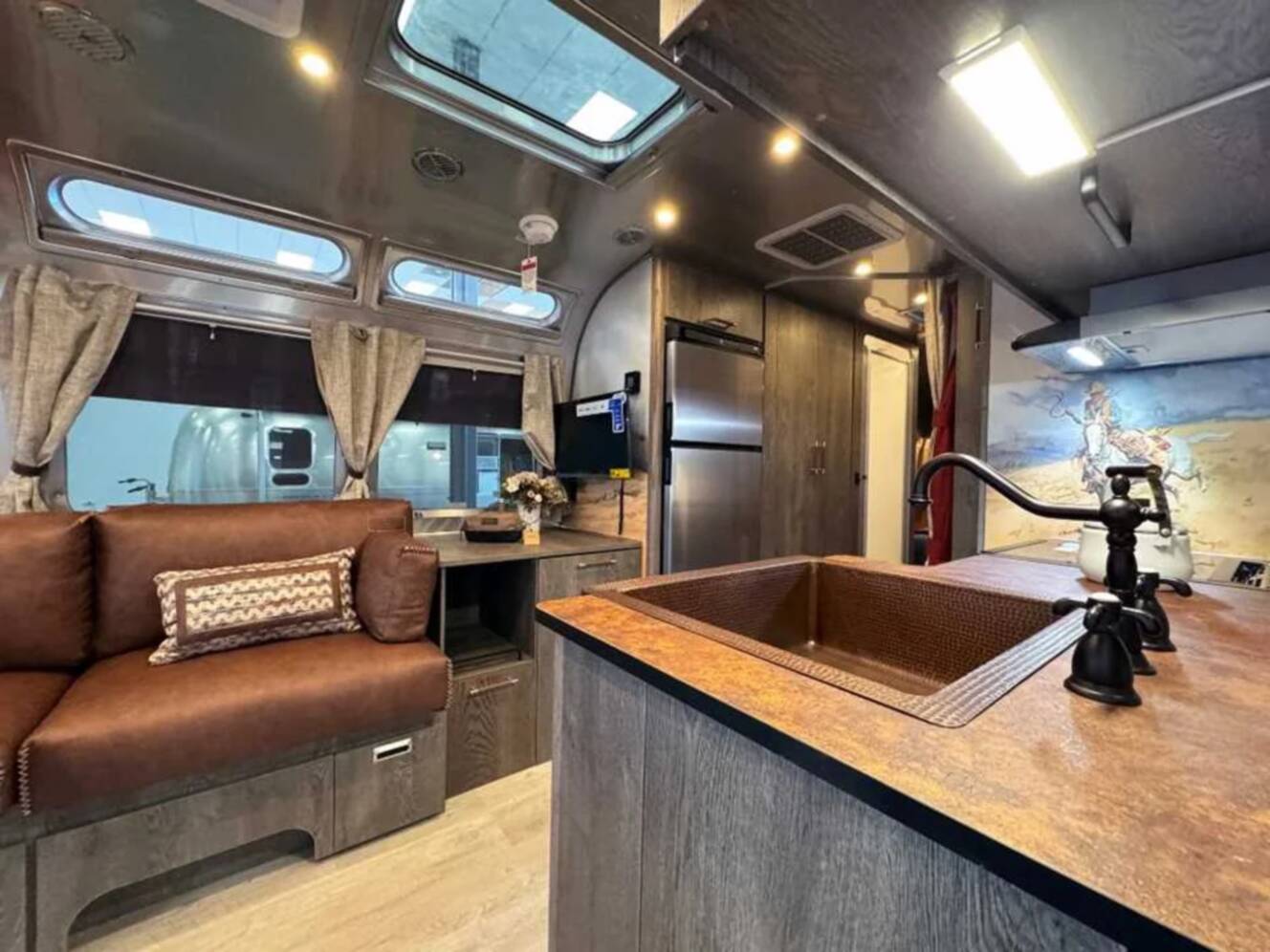 A photo of this 2026 Airstream STETSON 6666 27FBQ HATCH