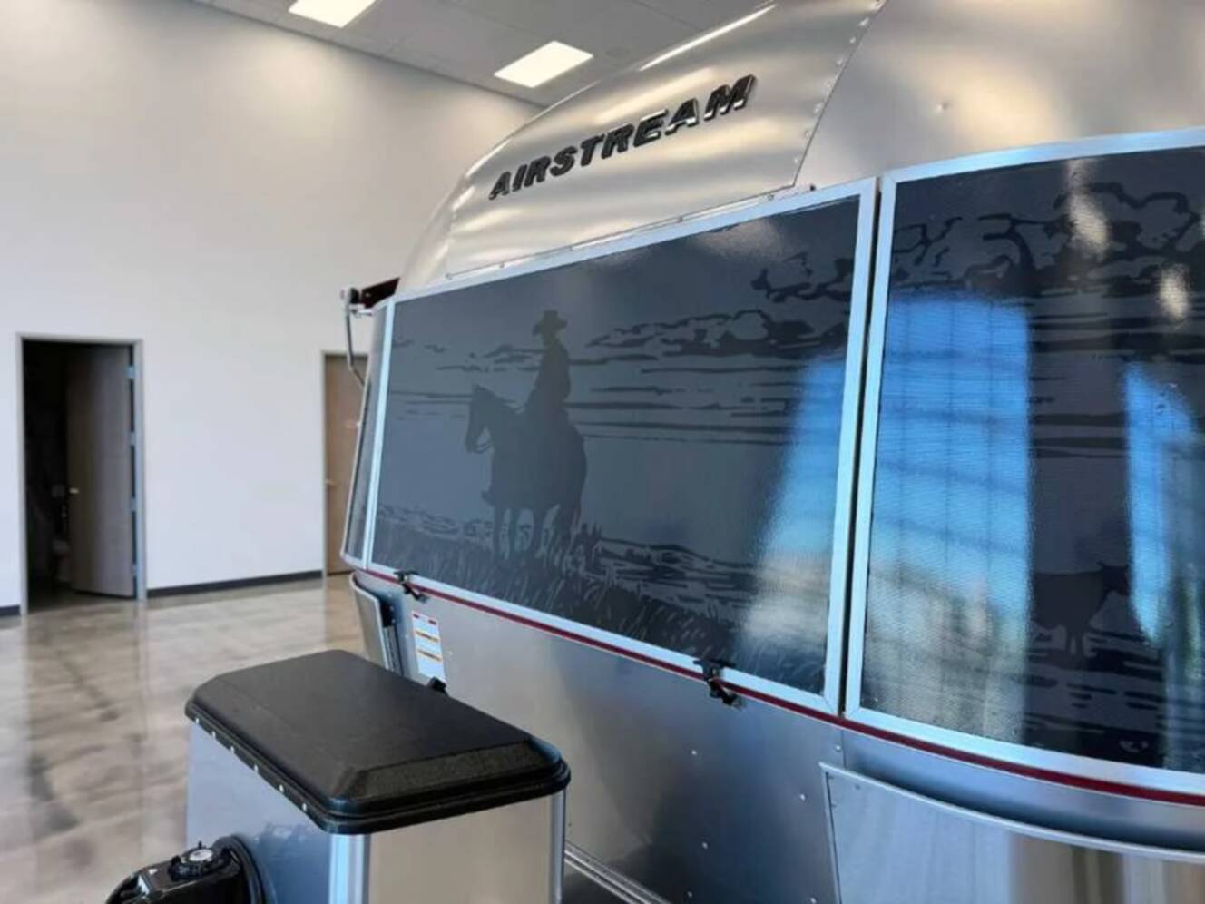A photo of this 2026 Airstream STETSON 6666 27FBQ HATCH