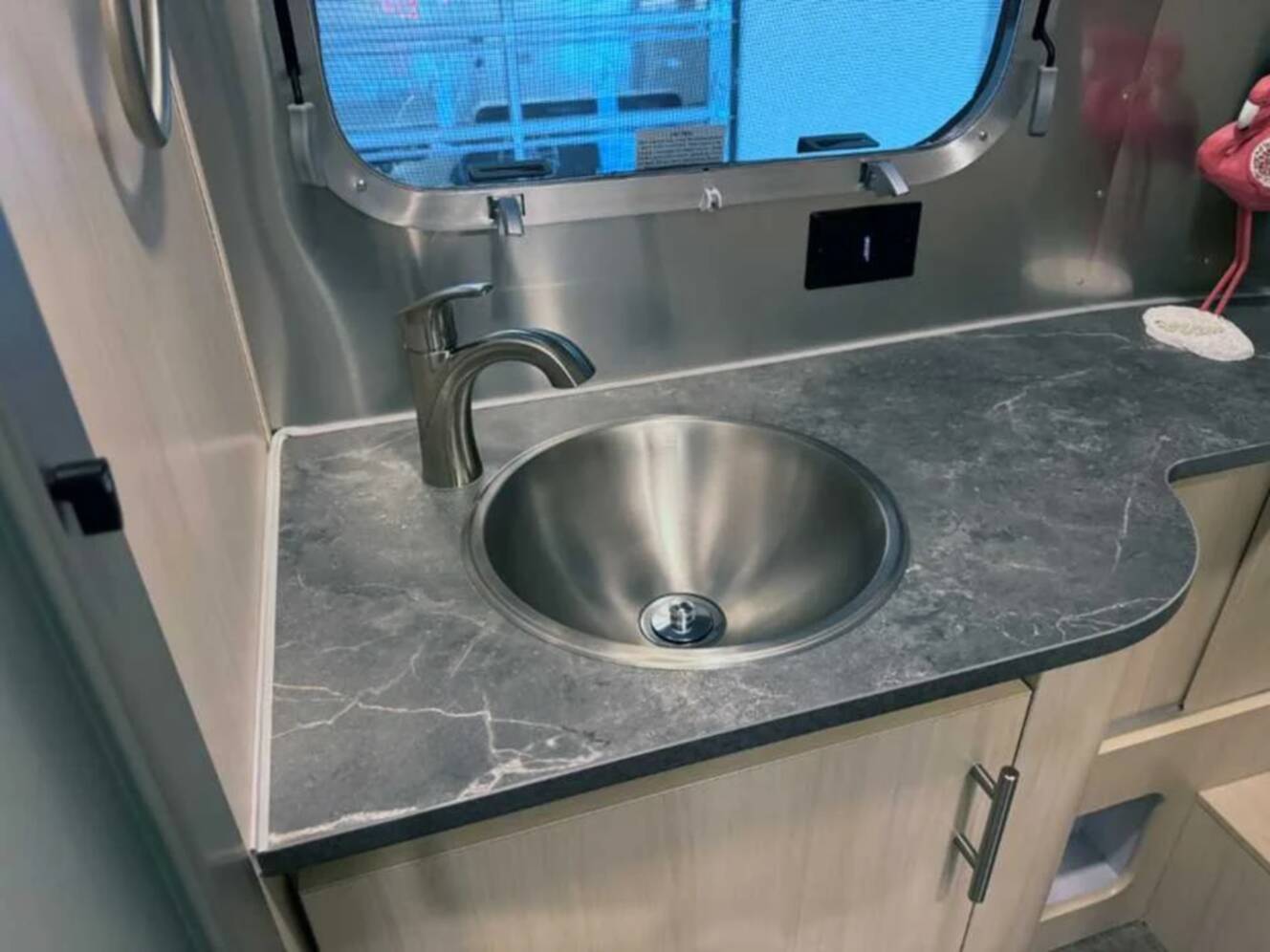 A photo of this 2026 Airstream FLYING CLOUD 23FBT