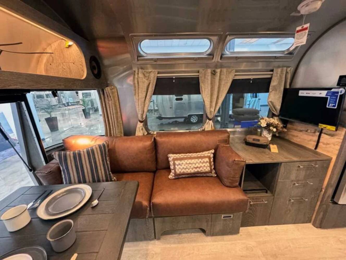 A photo of this 2026 Airstream STETSON 6666 27FBQ HATCH