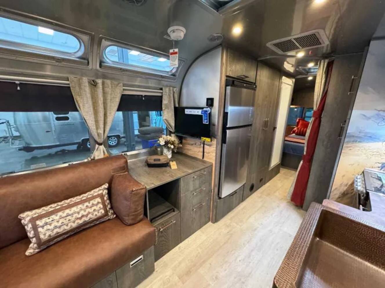 A photo of this 2026 Airstream STETSON 6666 27FBQ HATCH