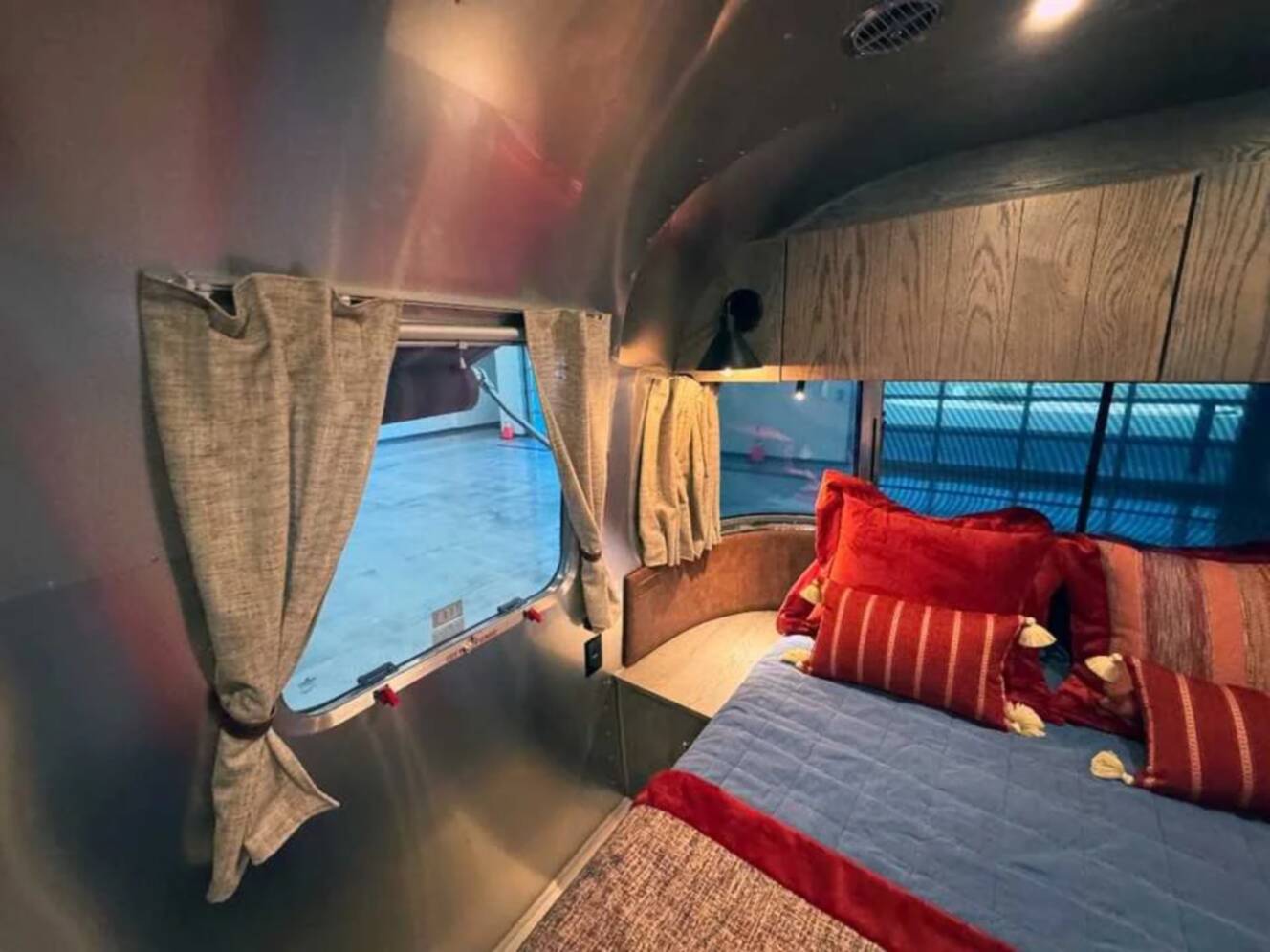 A photo of this 2026 Airstream STETSON 6666 27FBQ HATCH