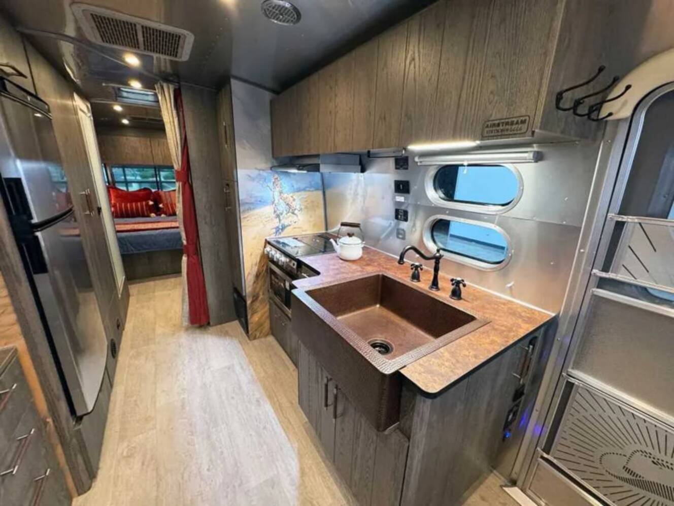 A photo of this 2026 Airstream STETSON 6666 27FBQ HATCH