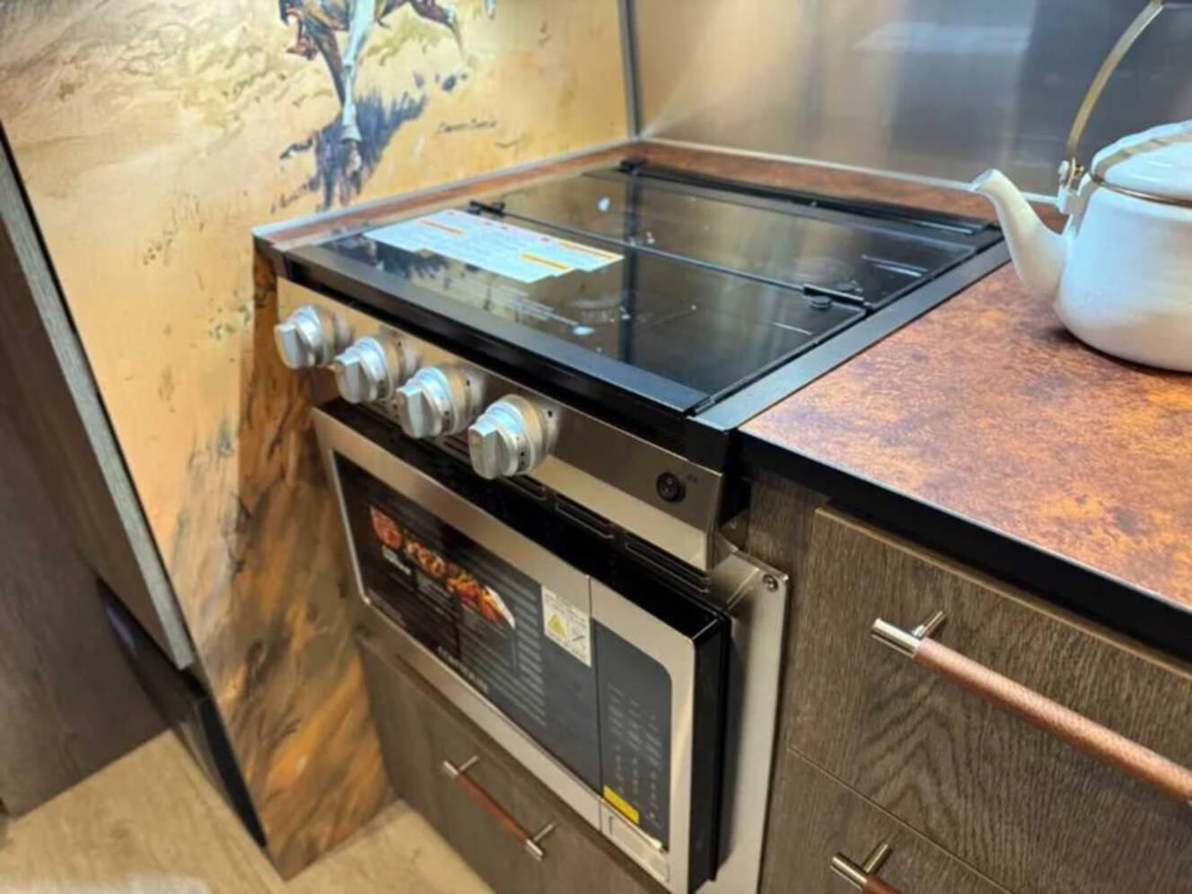 A photo of this 2026 Airstream STETSON 6666 27FBQ HATCH