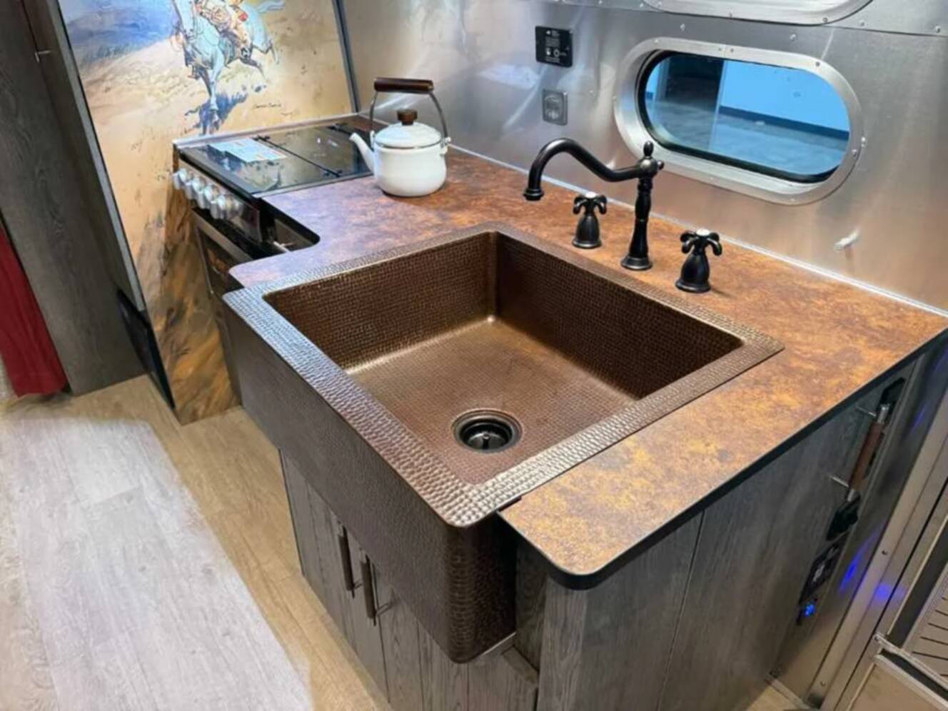 A photo of this 2026 Airstream STETSON 6666 27FBQ HATCH