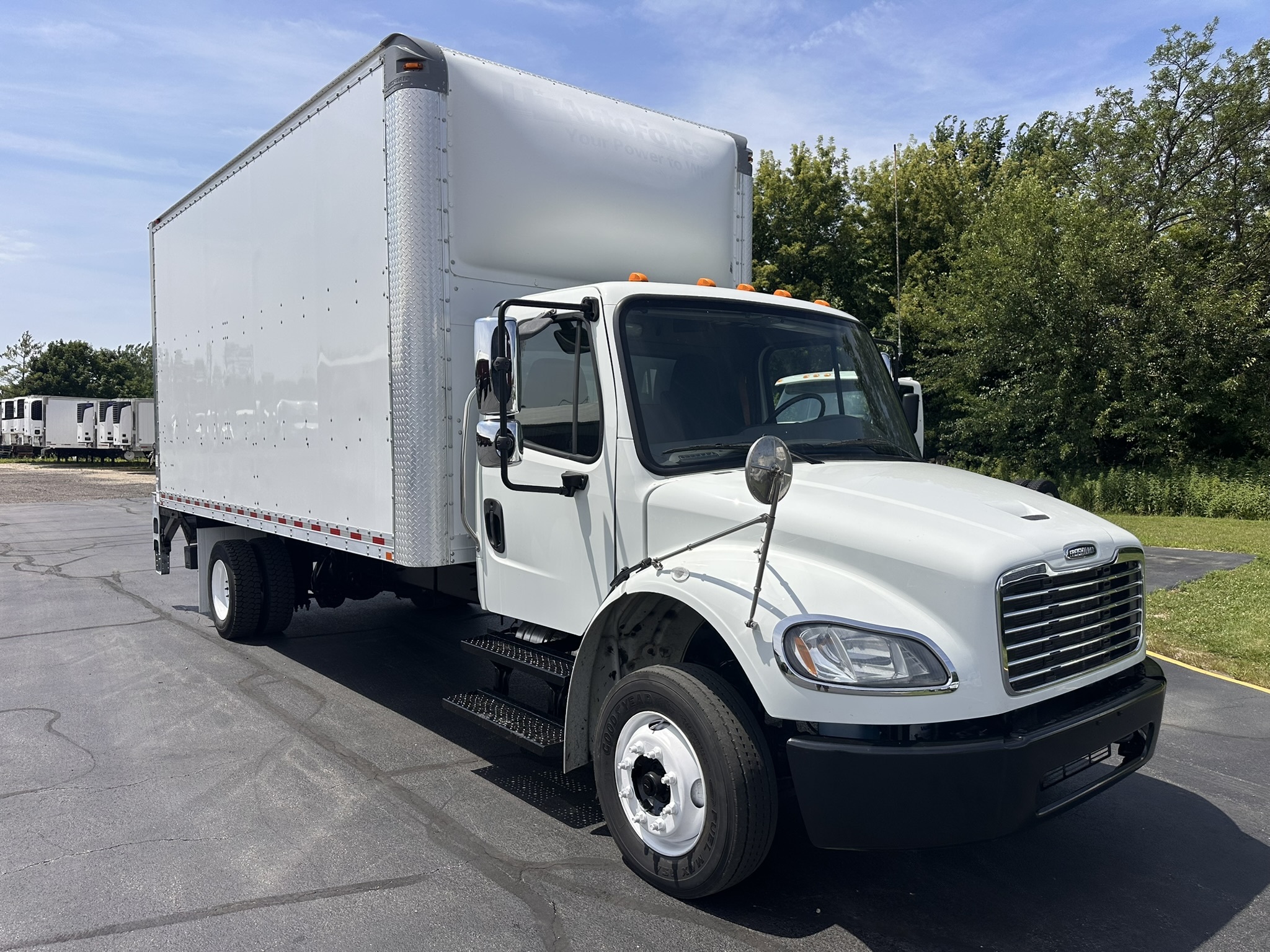 2021 FREIGHTLINER BUSINESS CLASS M2 106 in Marengo, IL