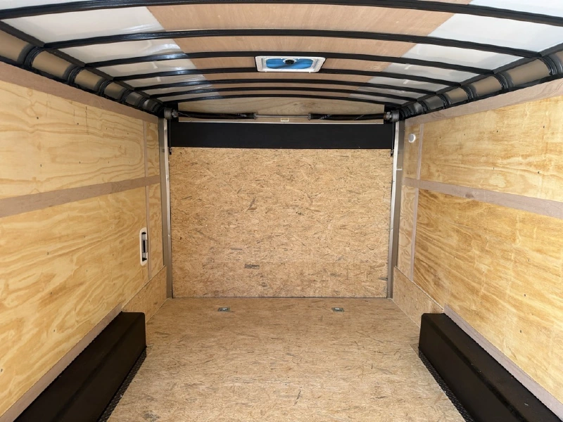 2027 HAUL ABOUT LPD8518TA3