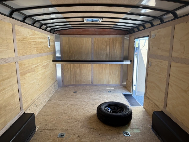 2027 HAUL ABOUT LPD8518TA3